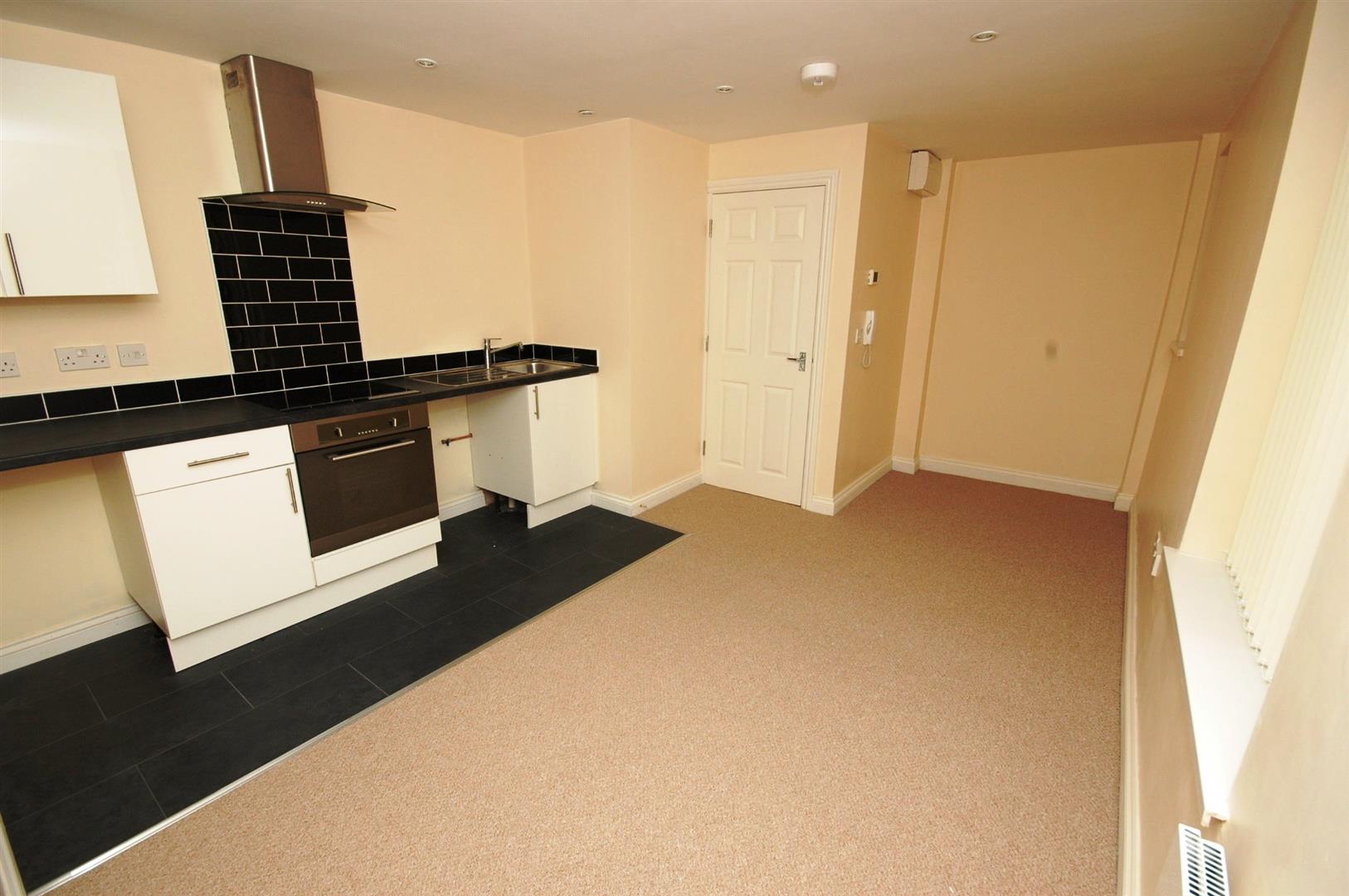 1 bed apartment to rent in Newport Road, Cardiff 0