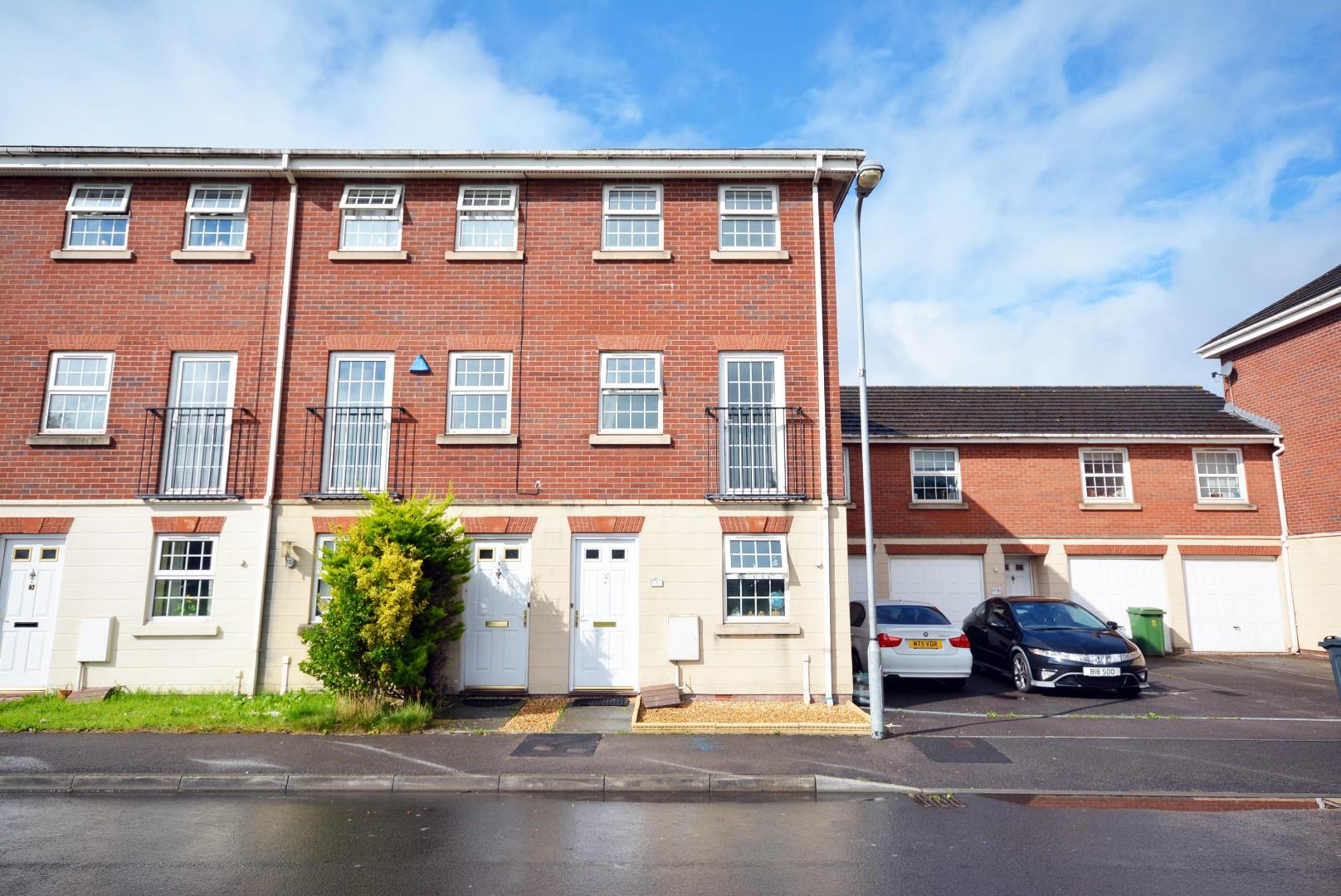 3 bed end of terrace house for sale in Beaufort Square, Cardiff  - Property Image 1