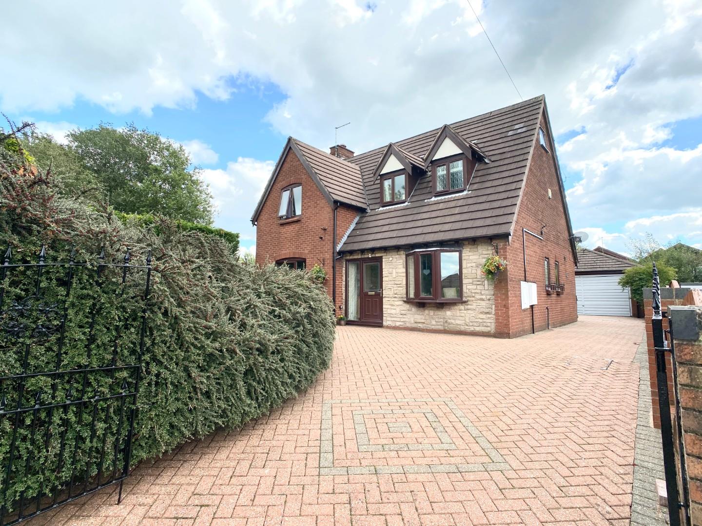 5 bed detached house for sale in Hillside Road, Stoke-On-Trent - Property Image 1