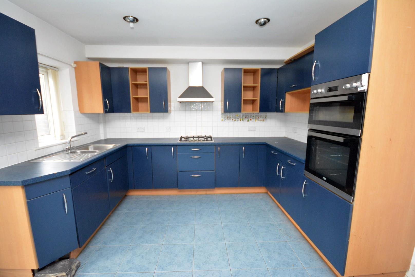 3 bed town house for sale in Adventurers Quay, Cardiff - Property Image 1