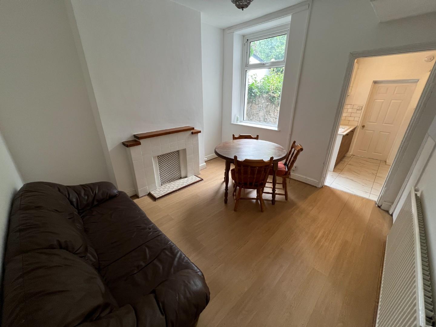 4 bed terraced house to rent in Robert Street, Cardiff  - Property Image 3
