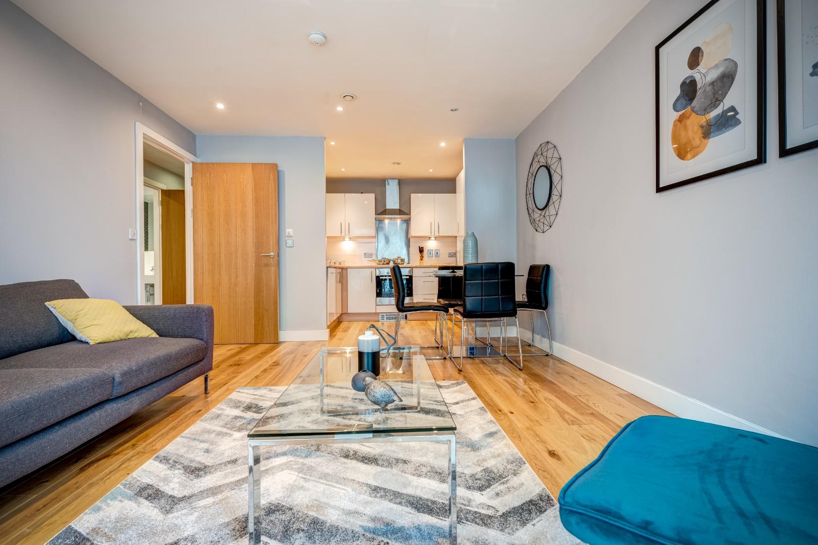 1 bed apartment for sale in Bute Terrace, Cardiff - Property Image 1