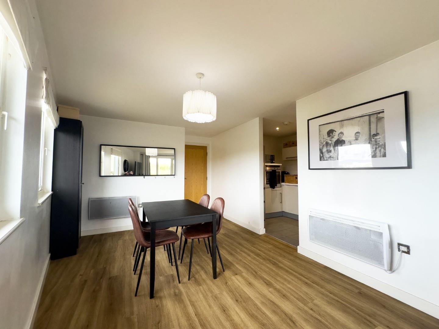 2 bed apartment for sale in Watkiss Way, Cardiff  - Property Image 5