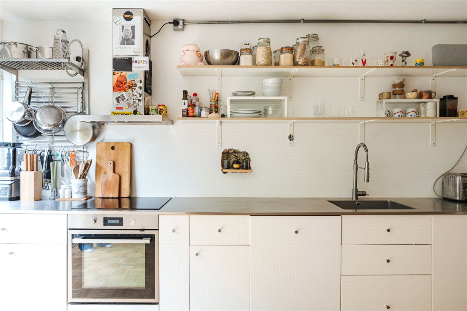 4 bed terraced house to rent in St Matthew's Row, Bethnal Green, E2  - Property Image 5