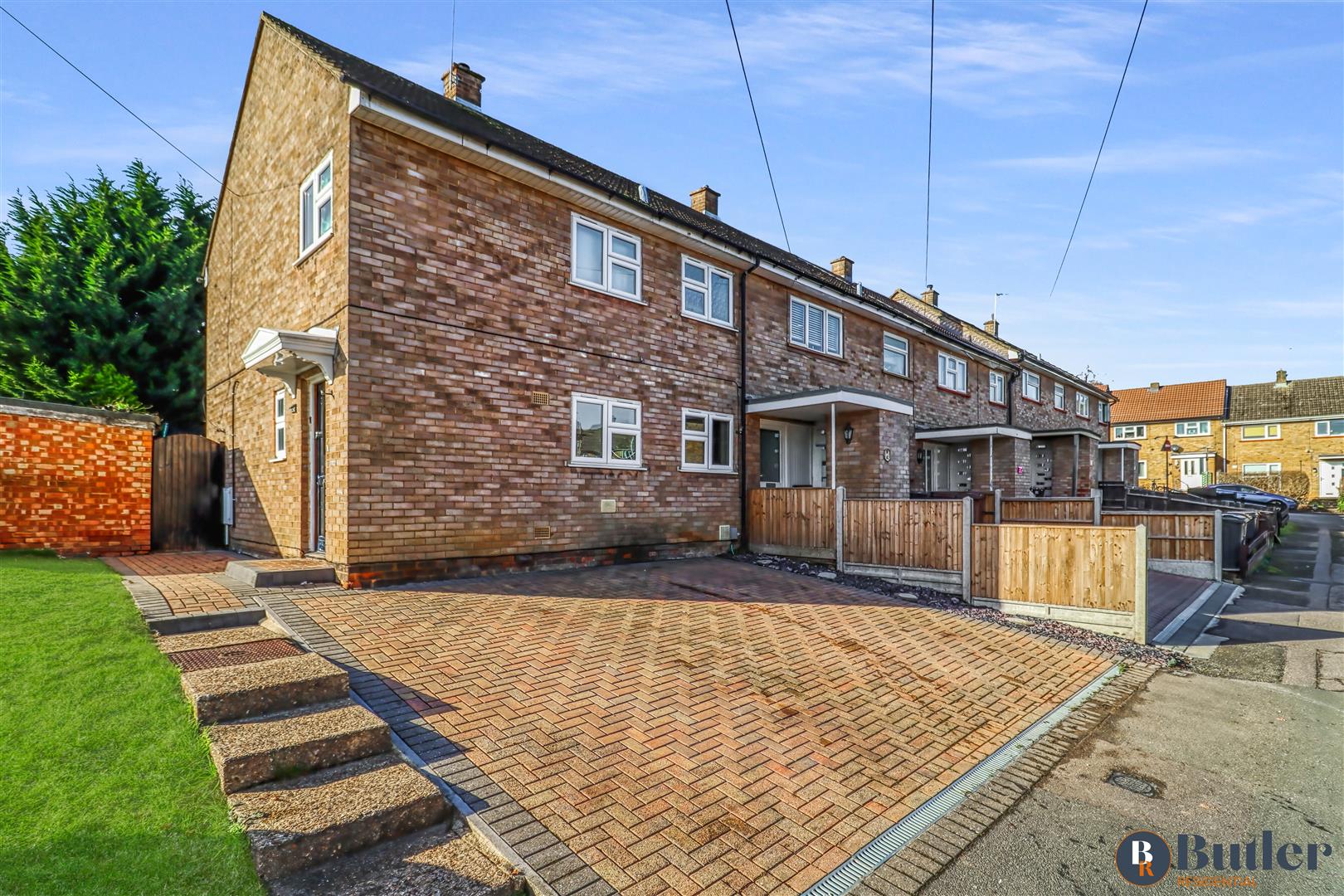 2 bed end of terrace house for sale in Nightingale Walk, Stevenage, SG2 