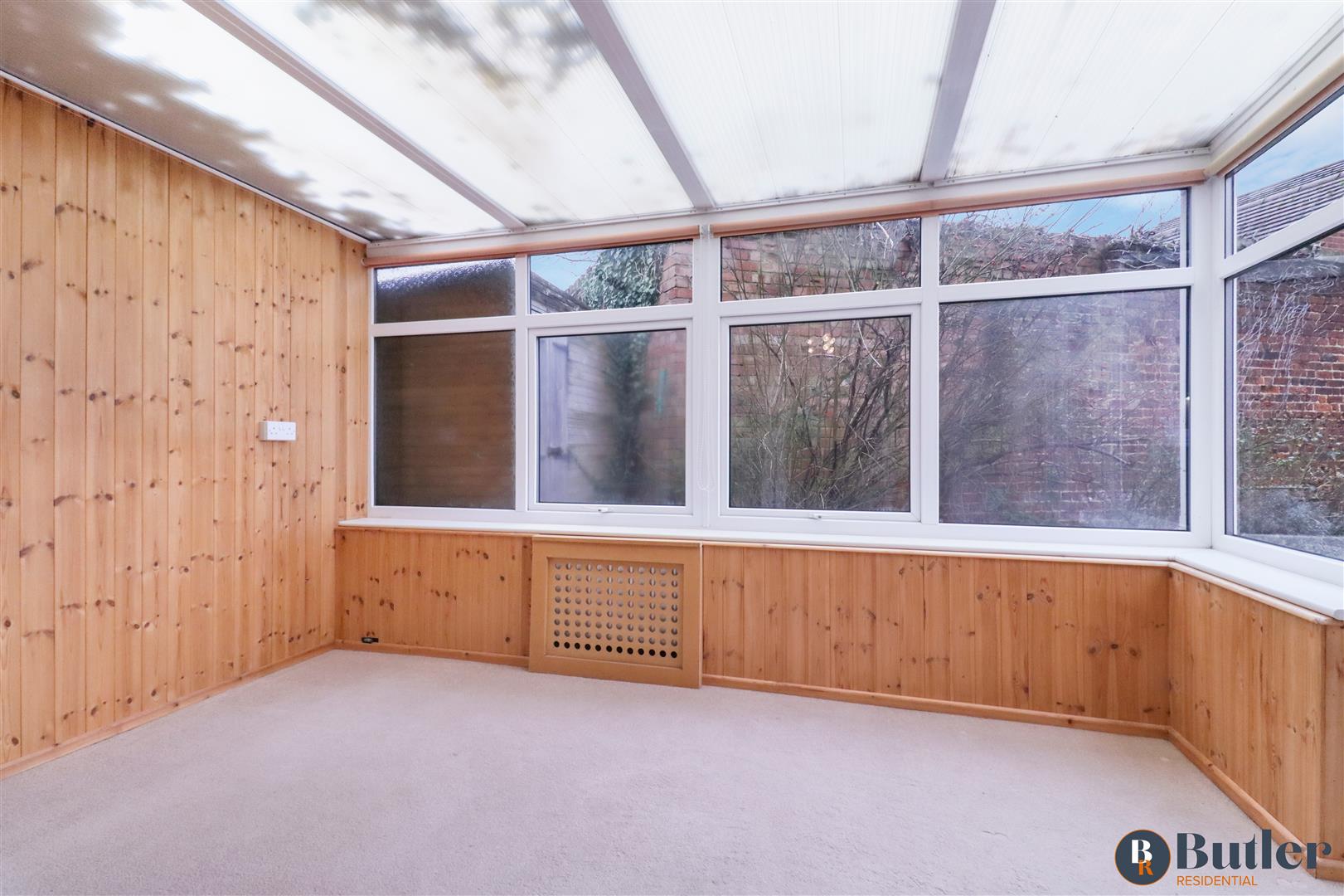 2 bed bungalow for sale in Park Avenue, St. Neots  - Property Image 9