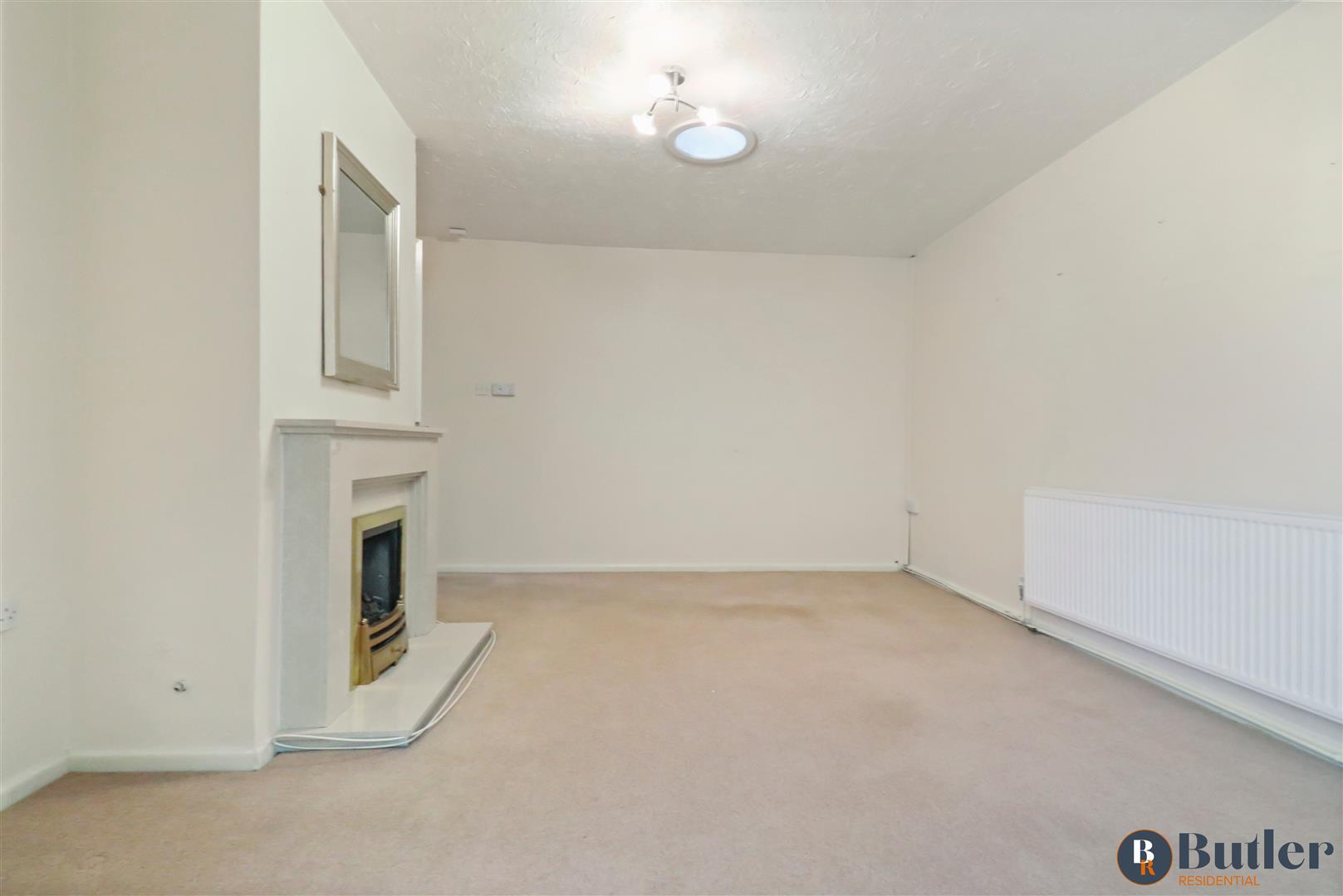2 bed bungalow for sale in Park Avenue, St. Neots  - Property Image 5