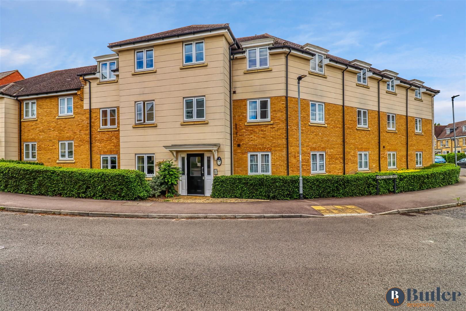 2 bed flat for sale in North Lodge Drive, Cambridge, CB23