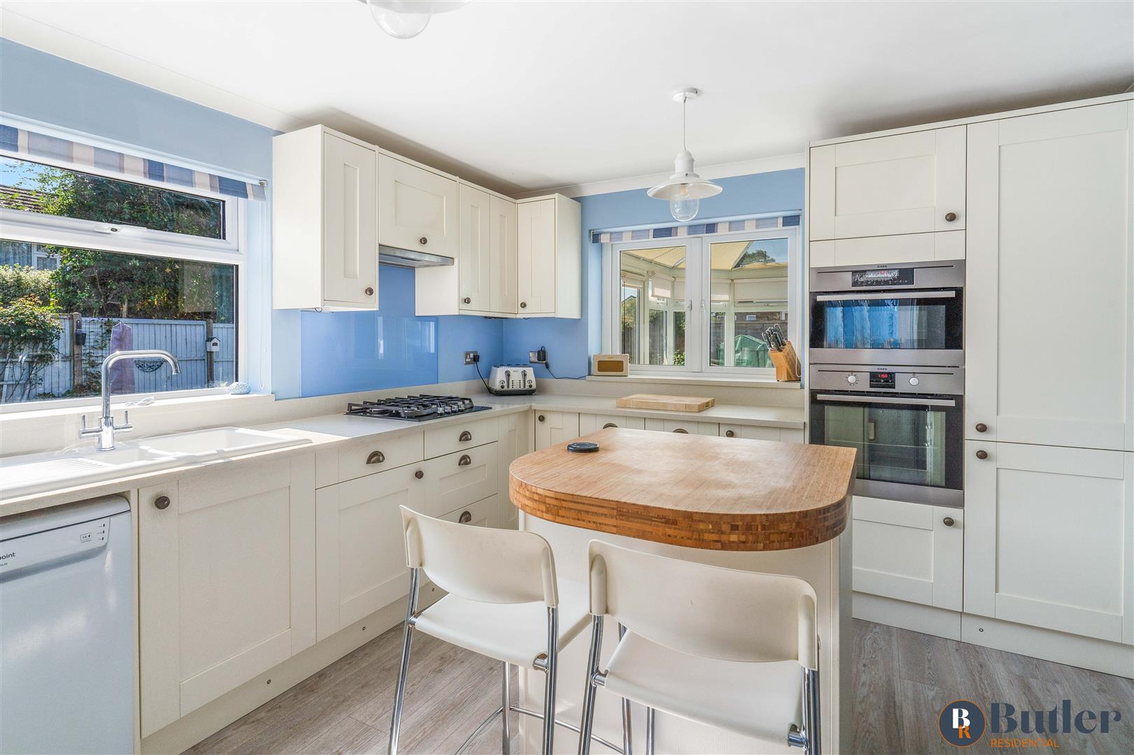 4 bed detached house for sale in Balcombe Close, Luton 5