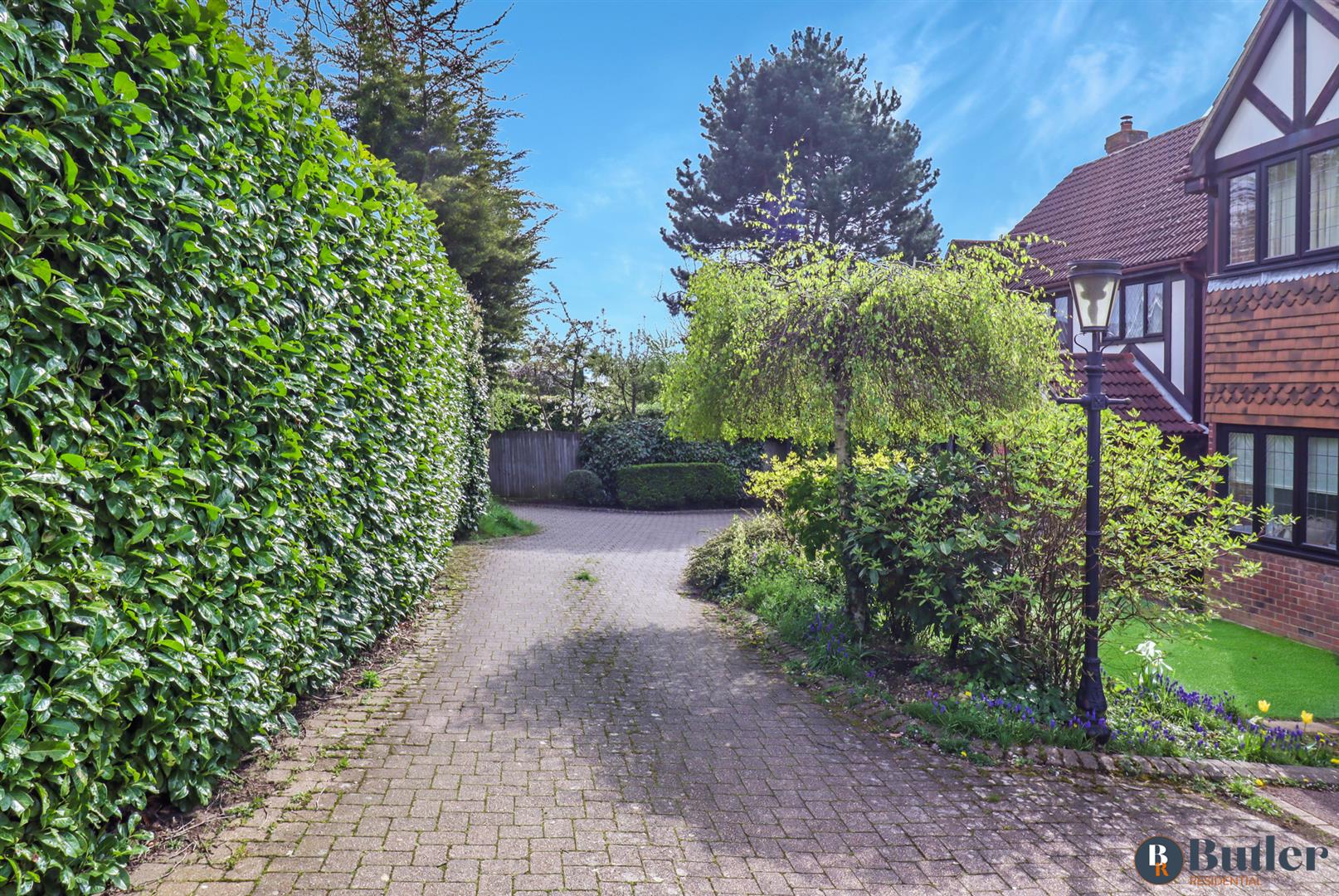 4 bed detached house for sale in Green Meadow, Potters Bar 1