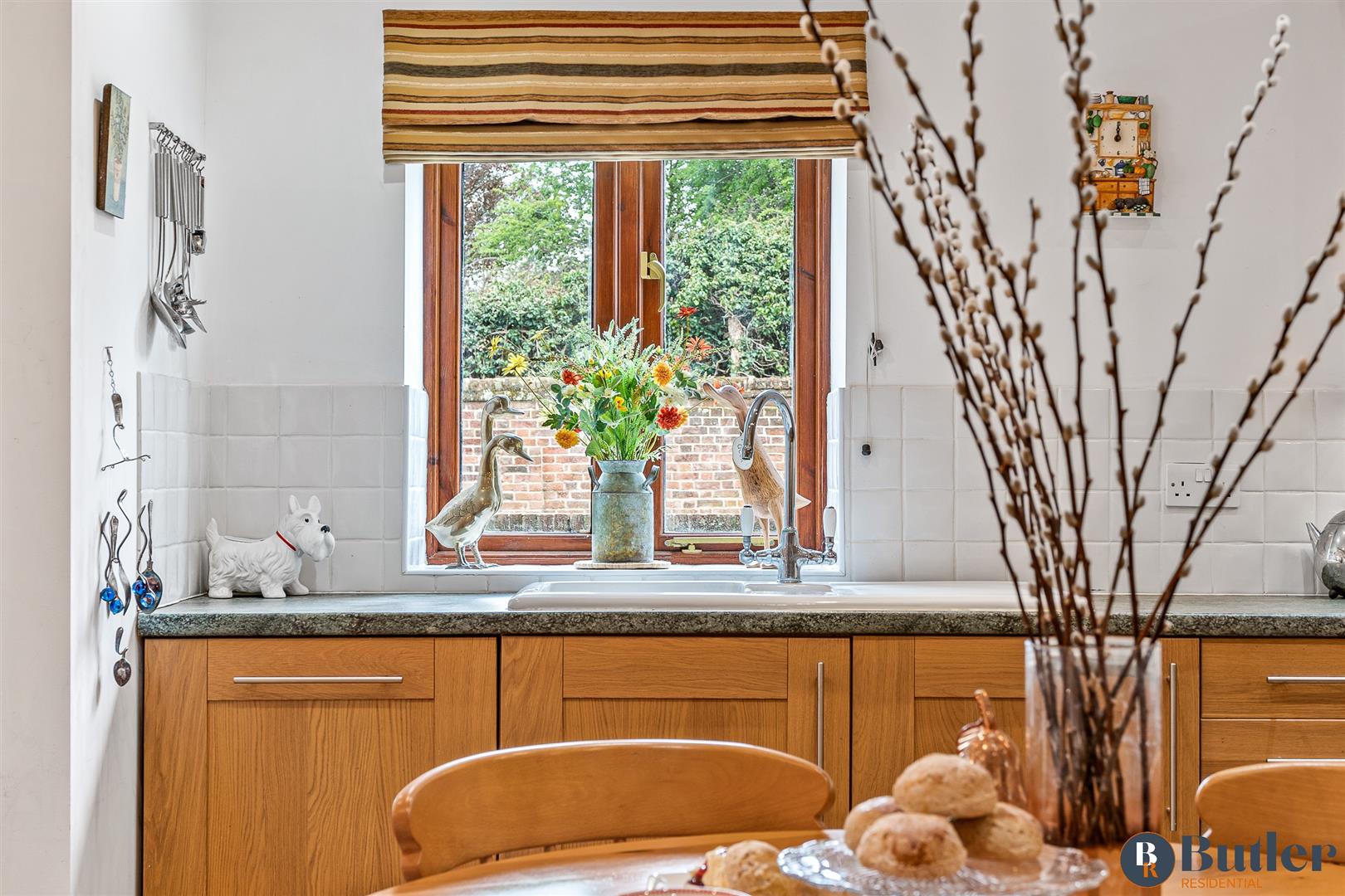 4 bed barn conversion for sale in High Street, Walkern 2