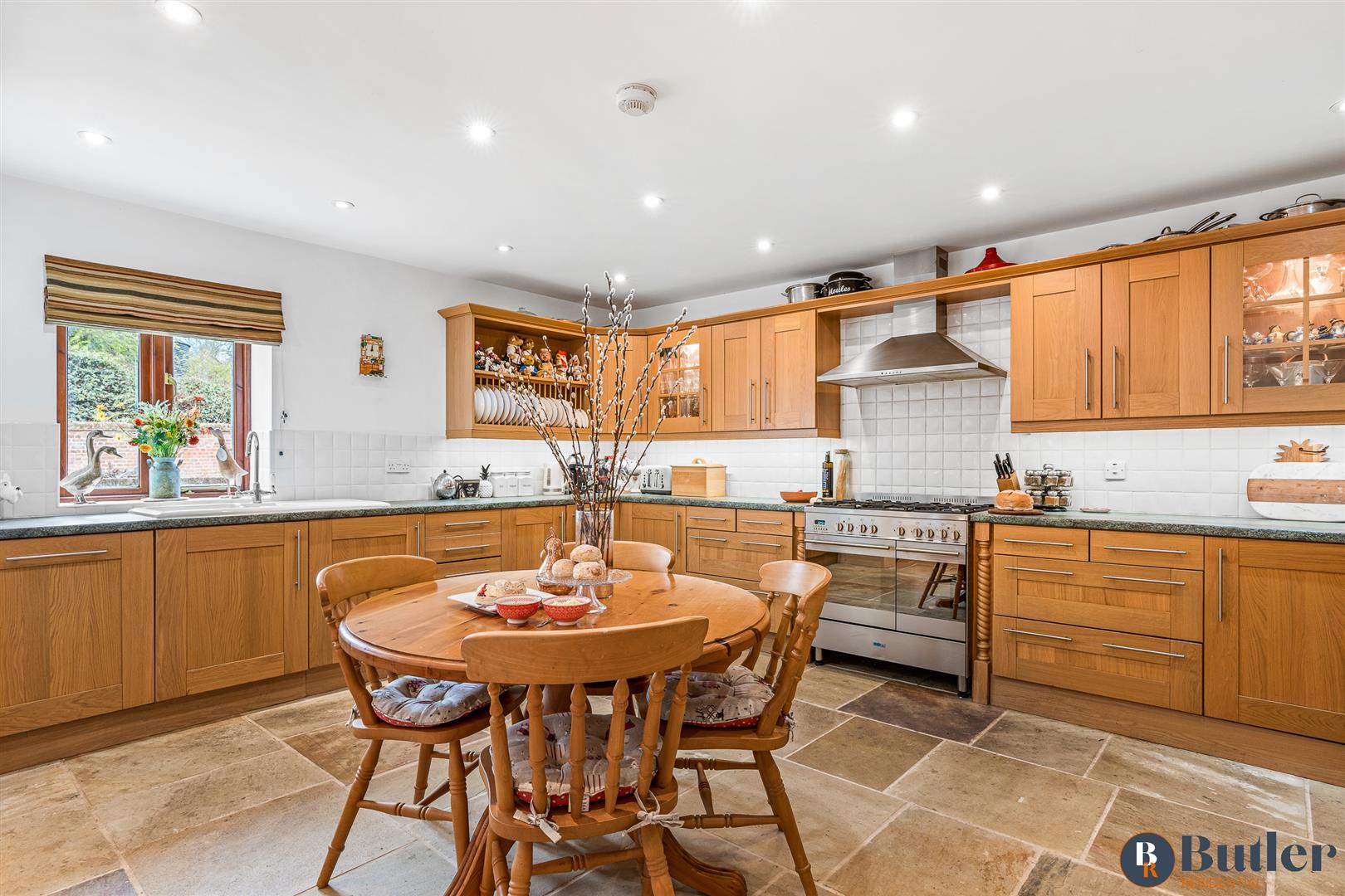 4 bed barn conversion for sale in High Street, Walkern 3