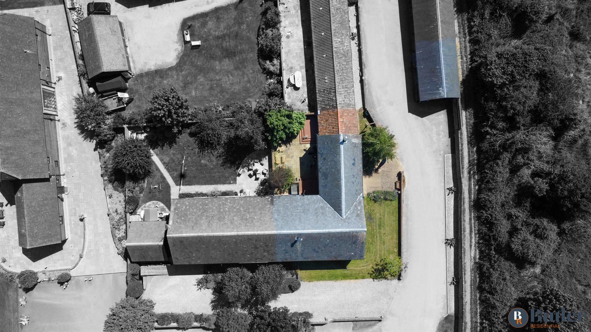 4 bed barn conversion for sale in High Street, Walkern 1