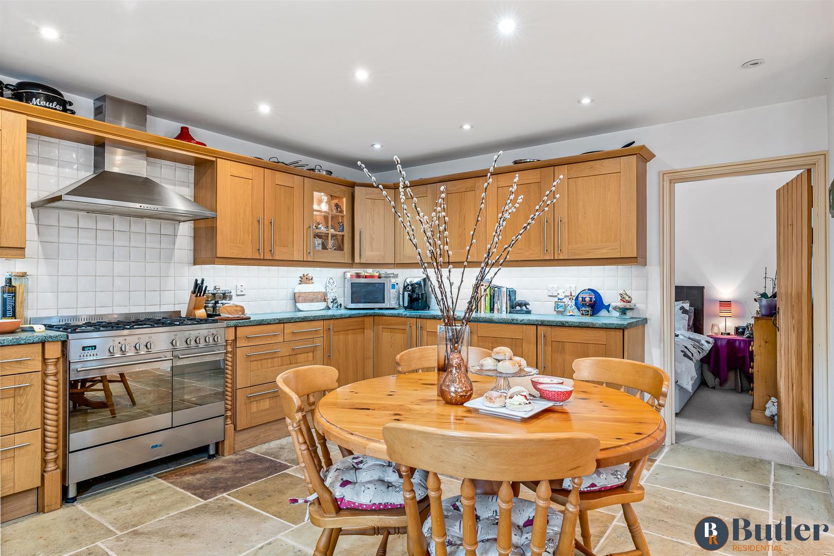 4 bed barn conversion for sale in High Street, Walkern 5