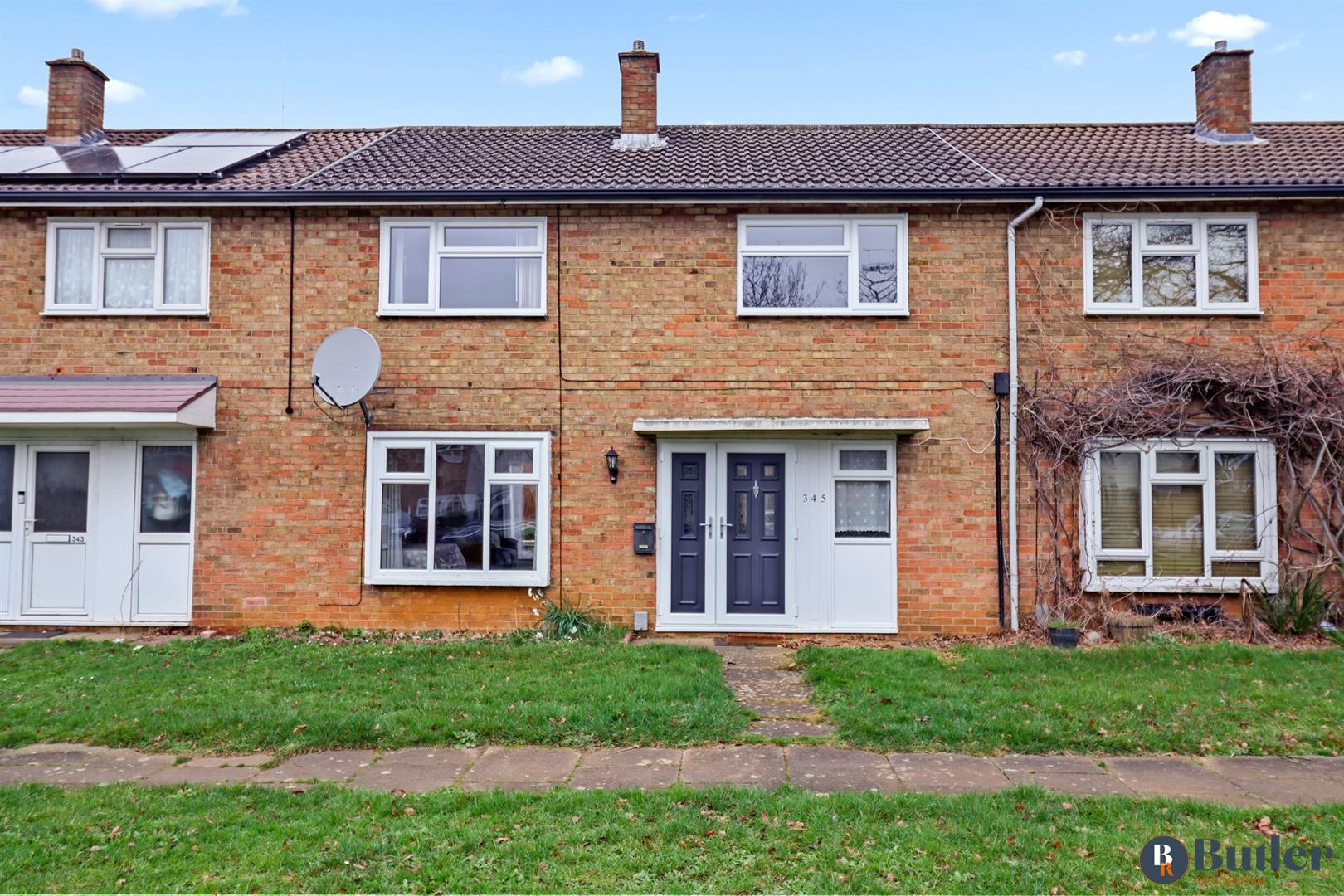 3 bed house for sale in Broadwater Crescent, Stevenage - Property Image 1