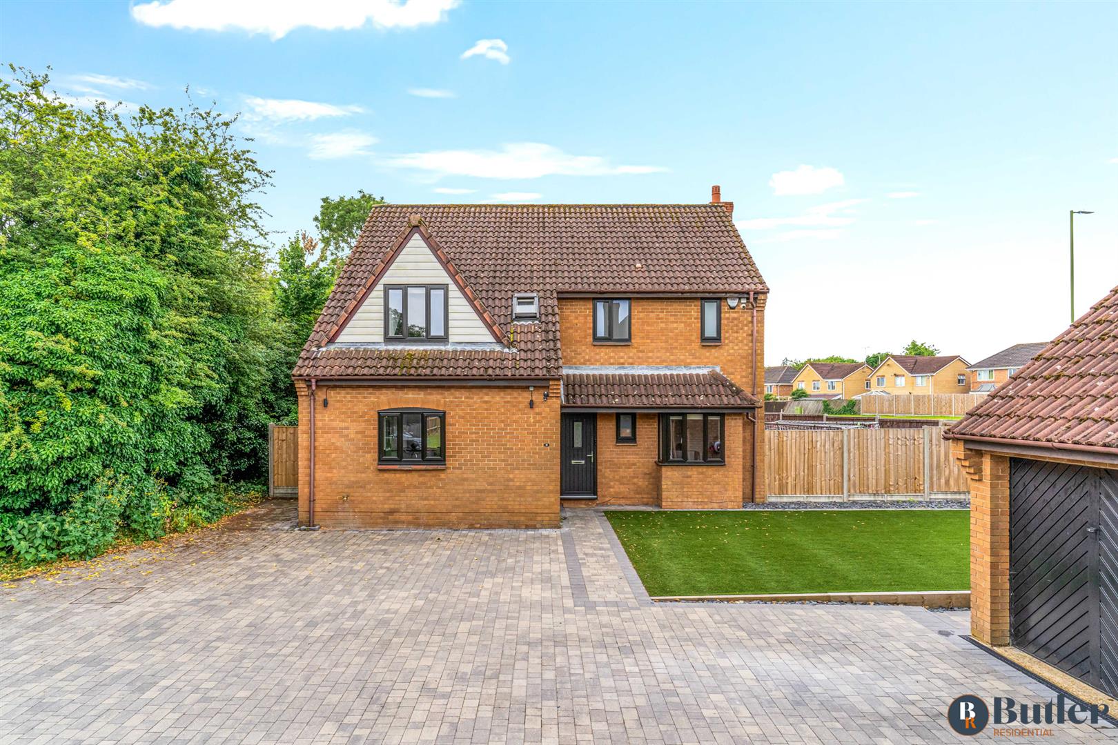 4 bed detached house for sale in Watercress Close, Stevenage  - Property Image 2