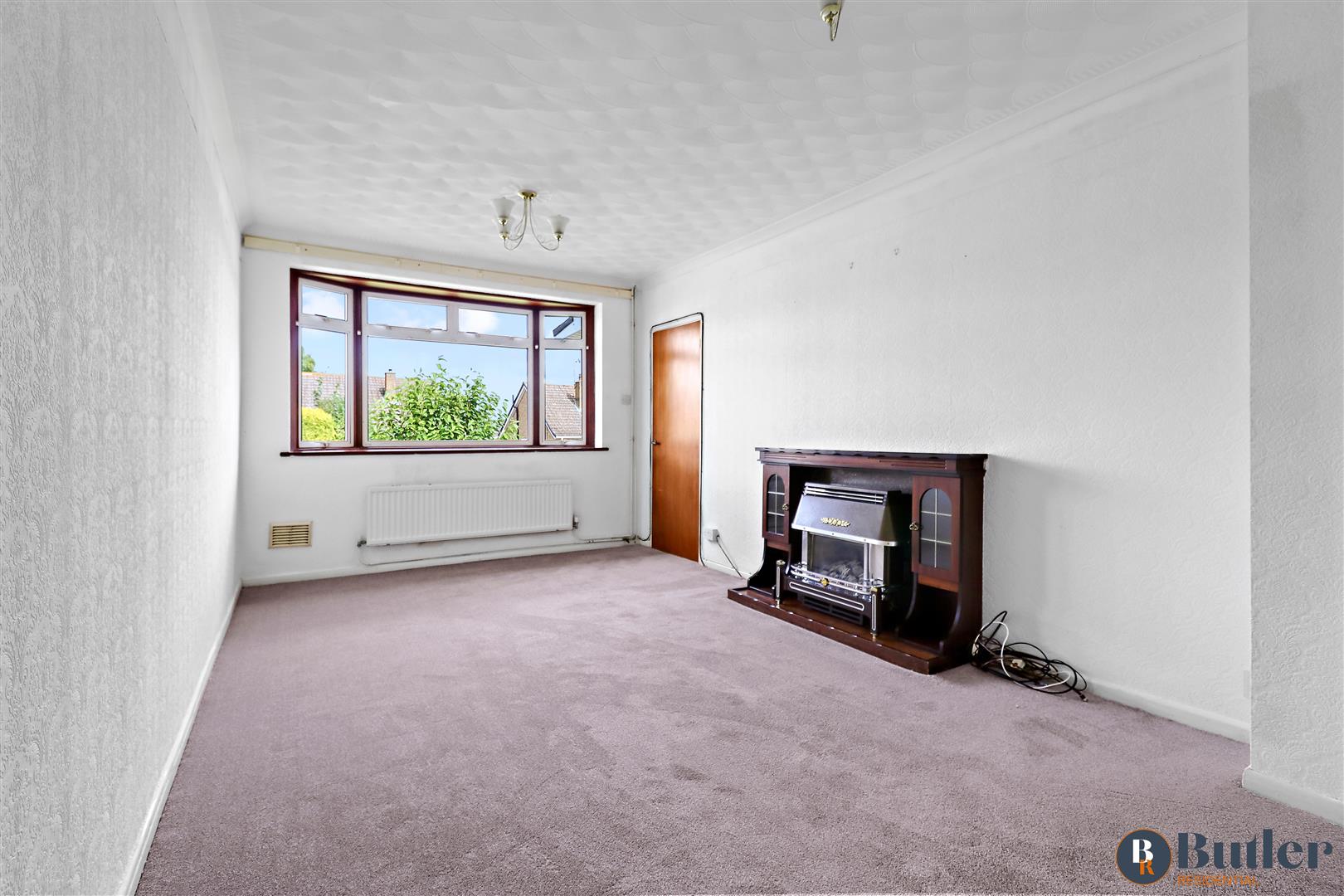 2 bed semi-detached bungalow for sale in Canons Close, Bedford  - Property Image 2