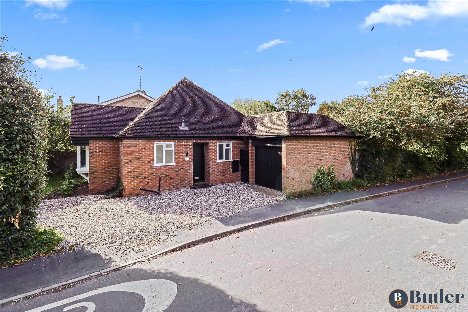 3 bed detached bungalow for sale in Kingfisher Close, Cambridge  - Property Image 32