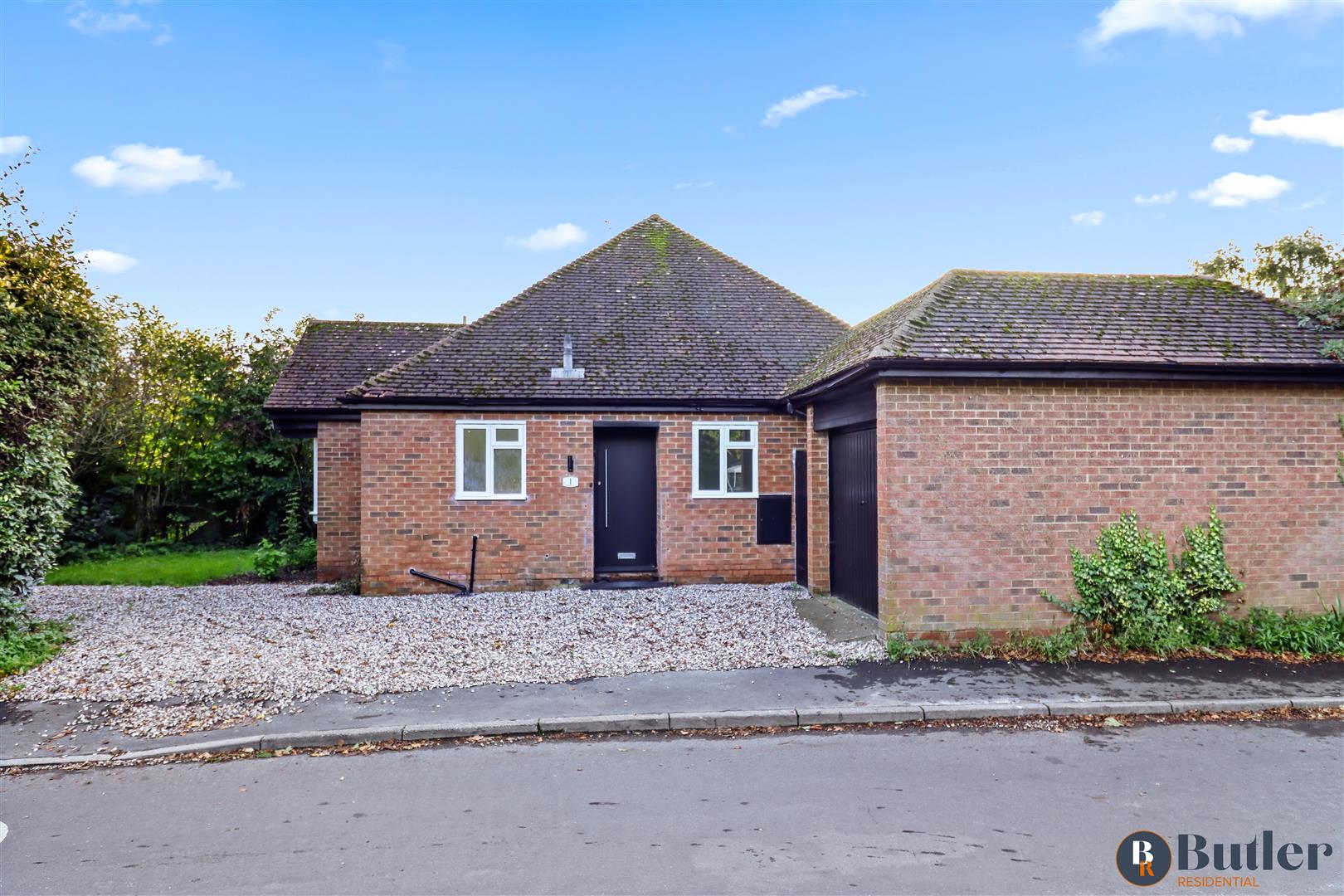 3 bed detached bungalow for sale in Kingfisher Close, Cambridge  - Property Image 33