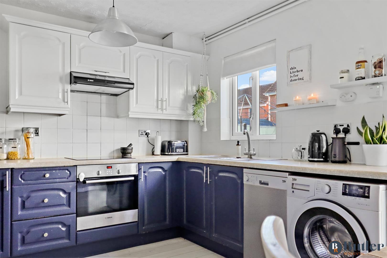 3 bed end of terrace house for sale in Berkeley Close, Biggleswade 10