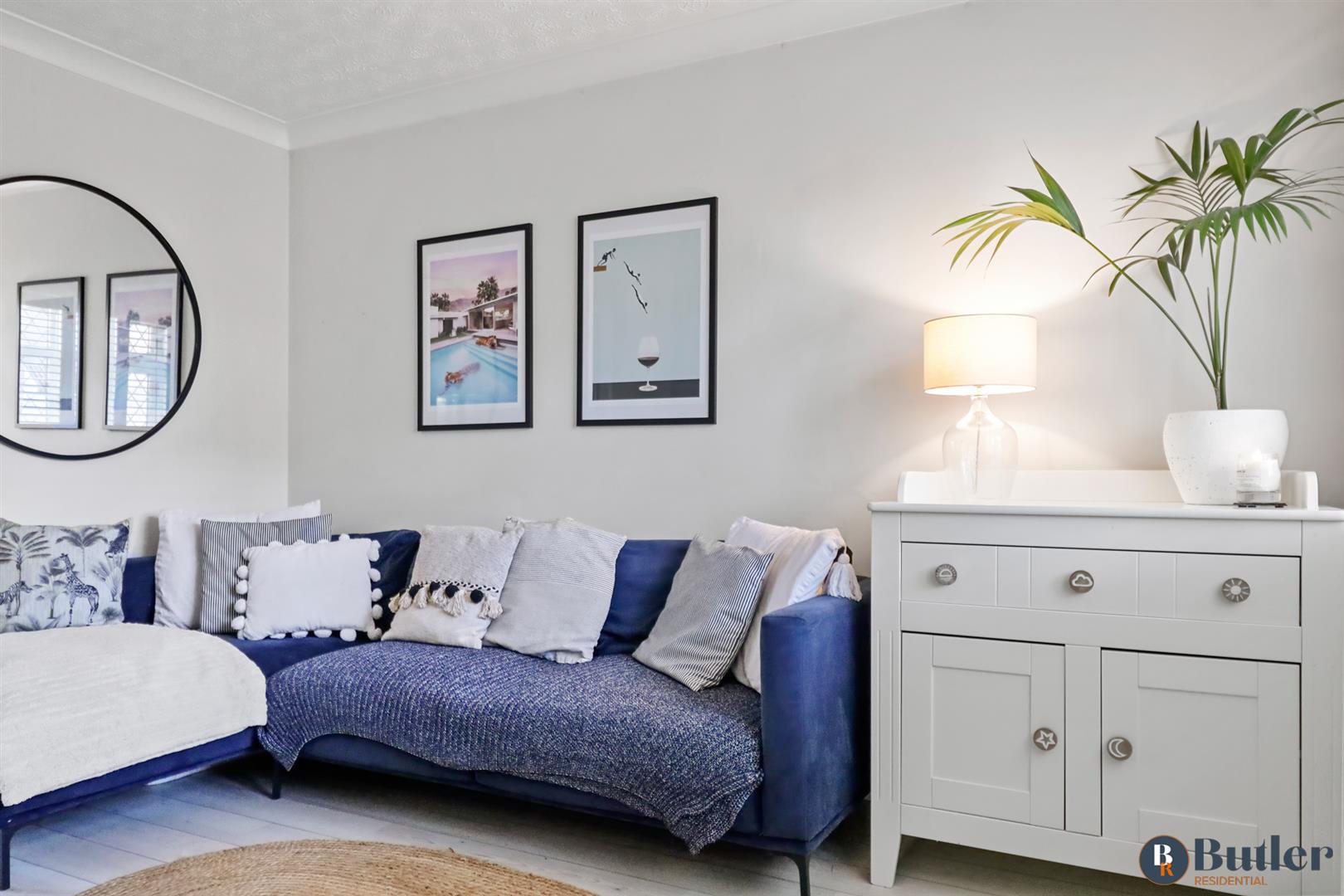 3 bed end of terrace house for sale in Berkeley Close, Biggleswade 2