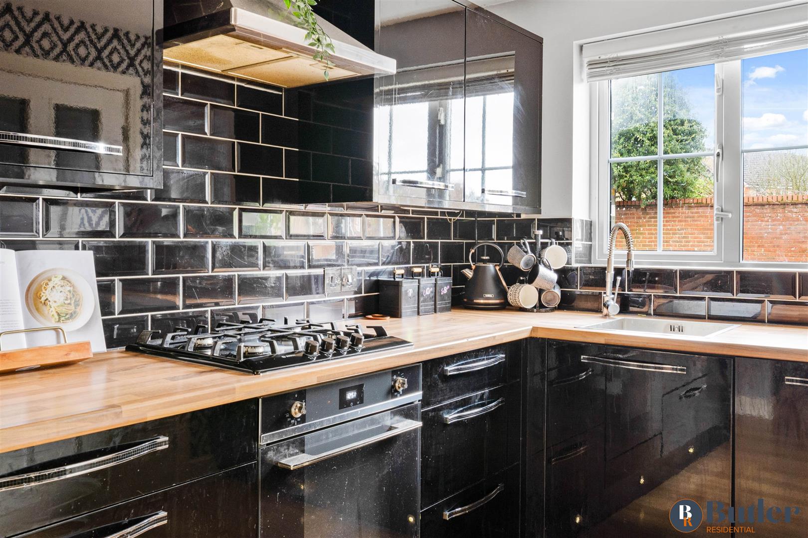 6 bed detached house for sale in Lomond Way, Stevenage 19