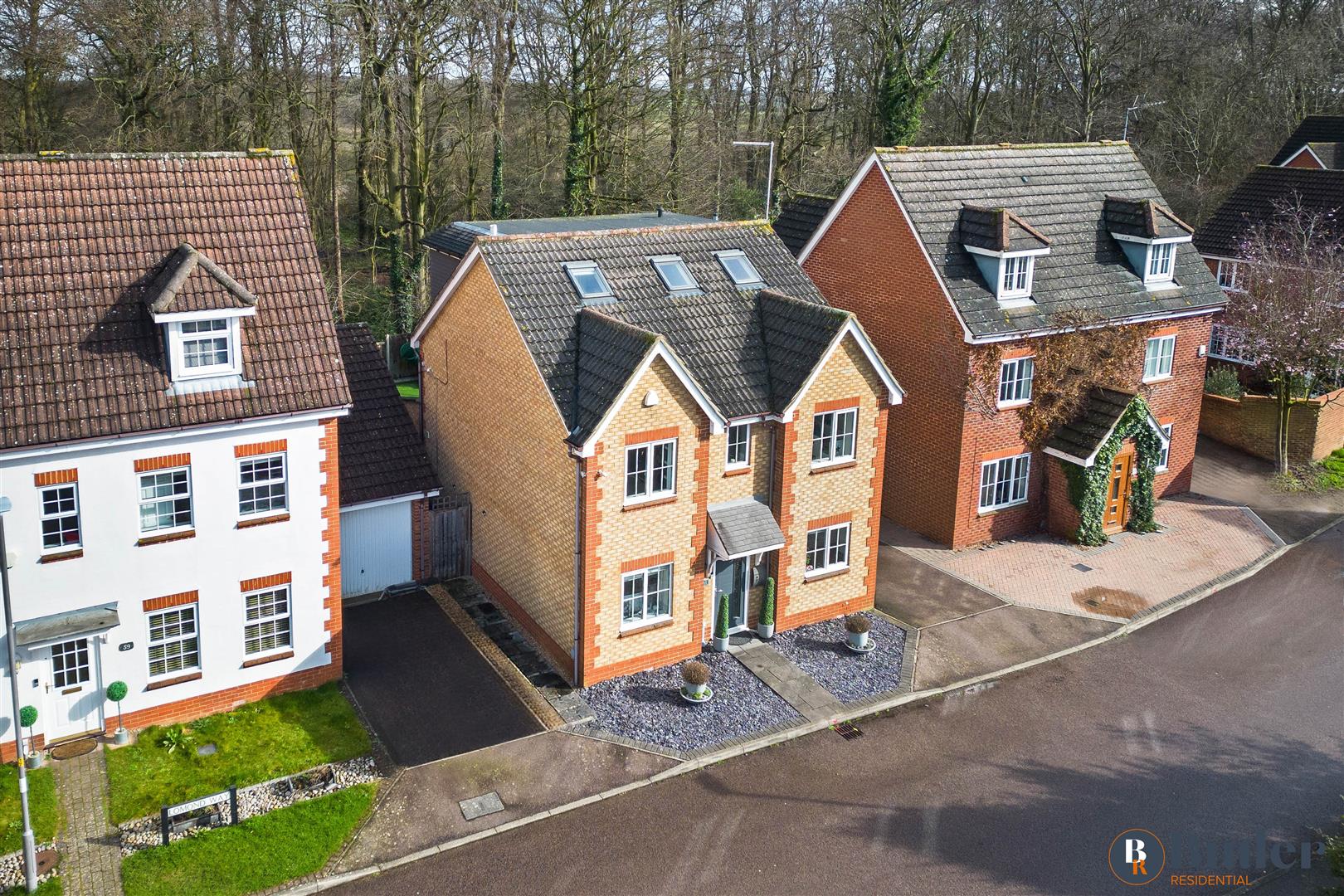 6 bed detached house for sale in Lomond Way, Stevenage 1