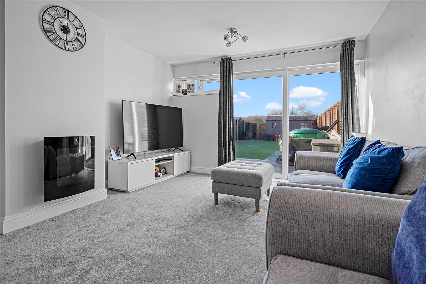 2 bed terraced house for sale in Bronte Paths, Stevenage 4