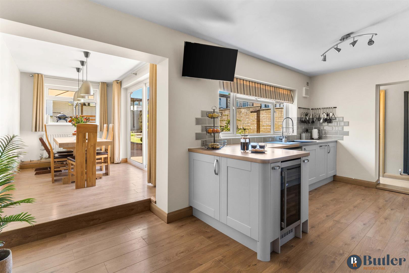 3 bed semi-detached house for sale in Burns Close, Stevenage 1