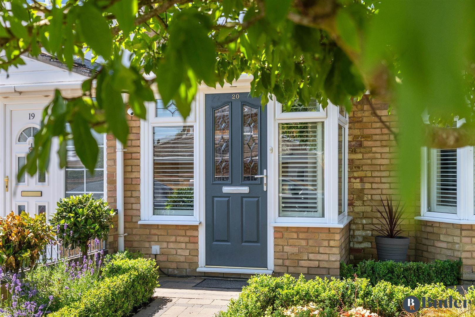 3 bed semi-detached house for sale in Burns Close, Stevenage  - Property Image 4