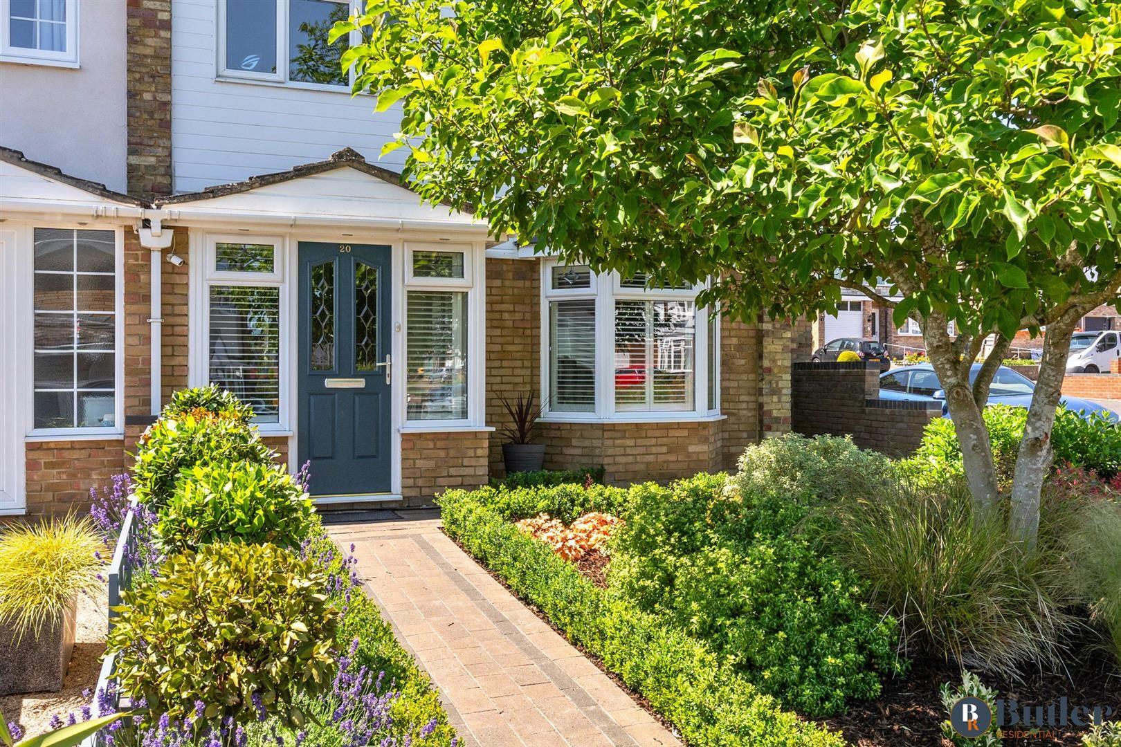 3 bed semi-detached house for sale in Burns Close, Stevenage  - Property Image 3