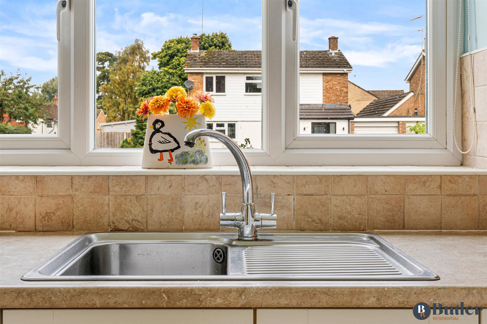 4 bed detached house for sale in Garden Field, Stevenage 12