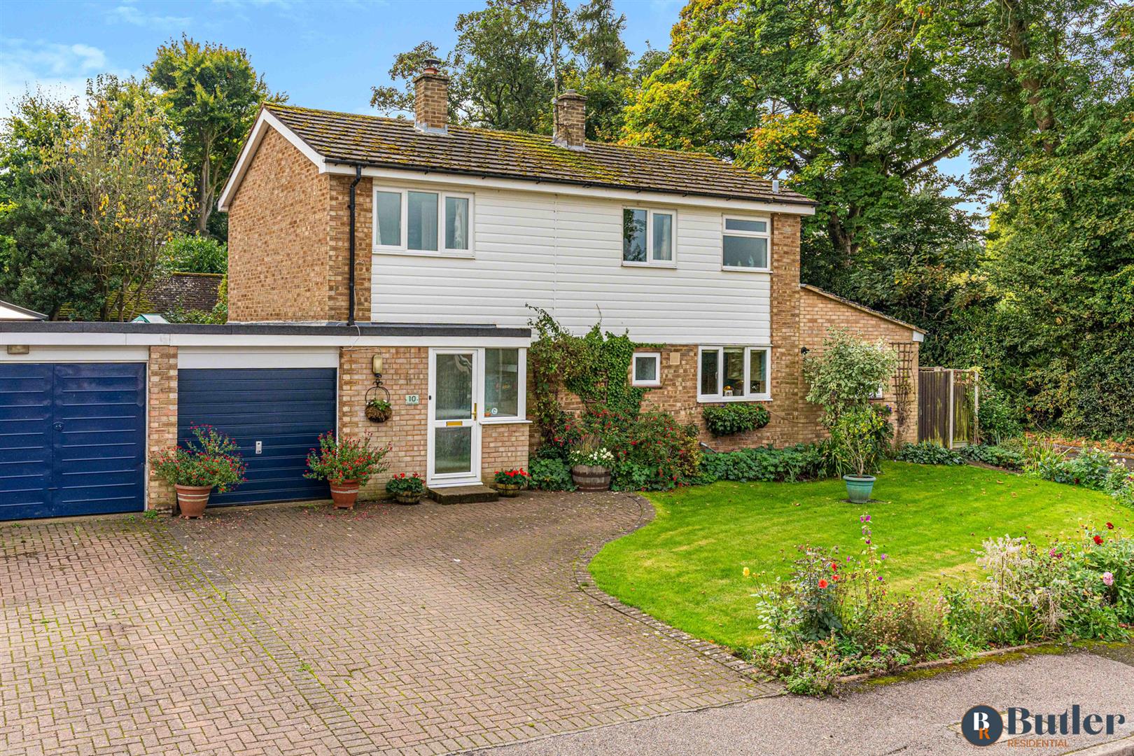 4 bed detached house for sale in Garden Field, Stevenage  - Property Image 1