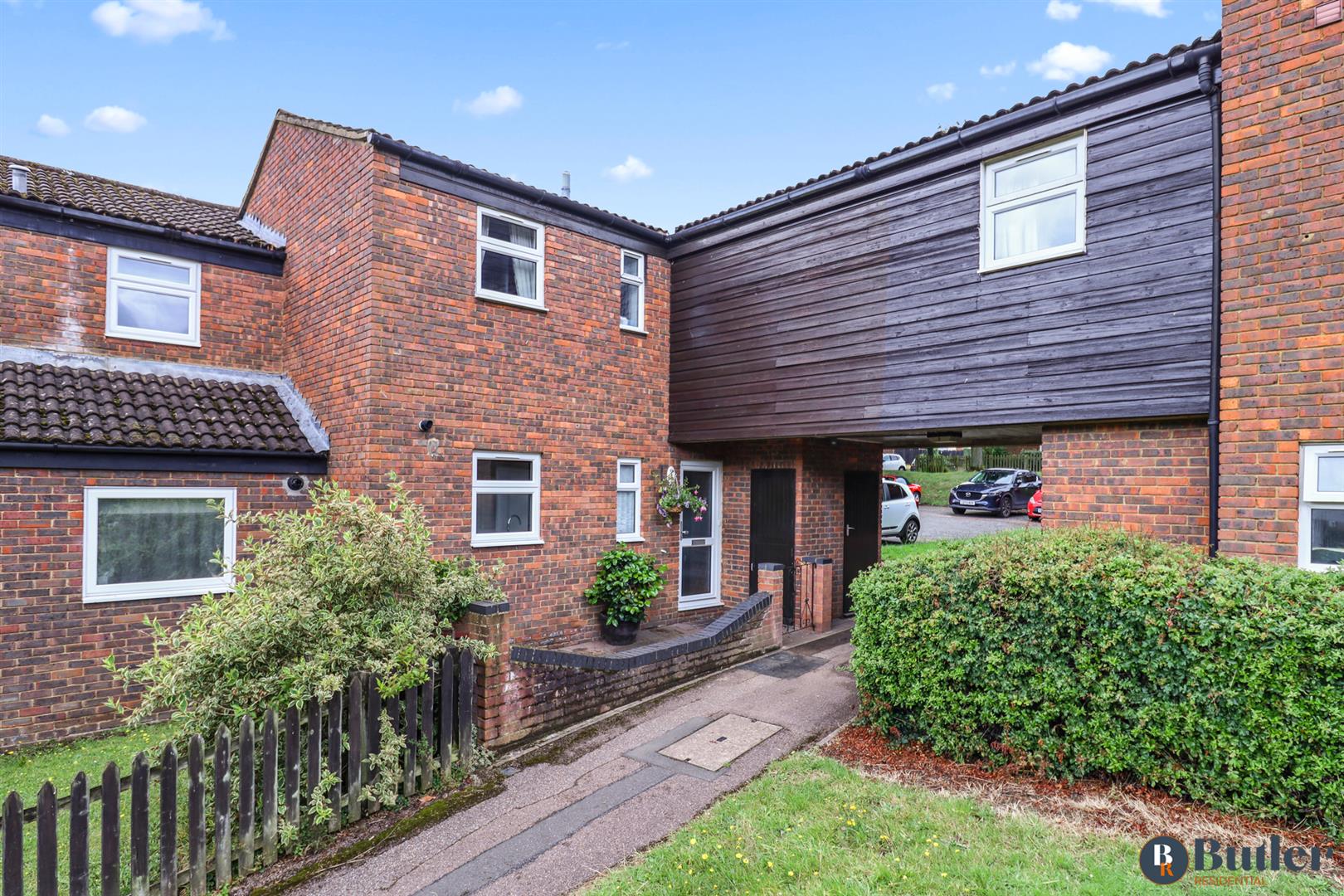 4 bed end of terrace house for sale in Skipton Close, Stevenage  - Property Image 1