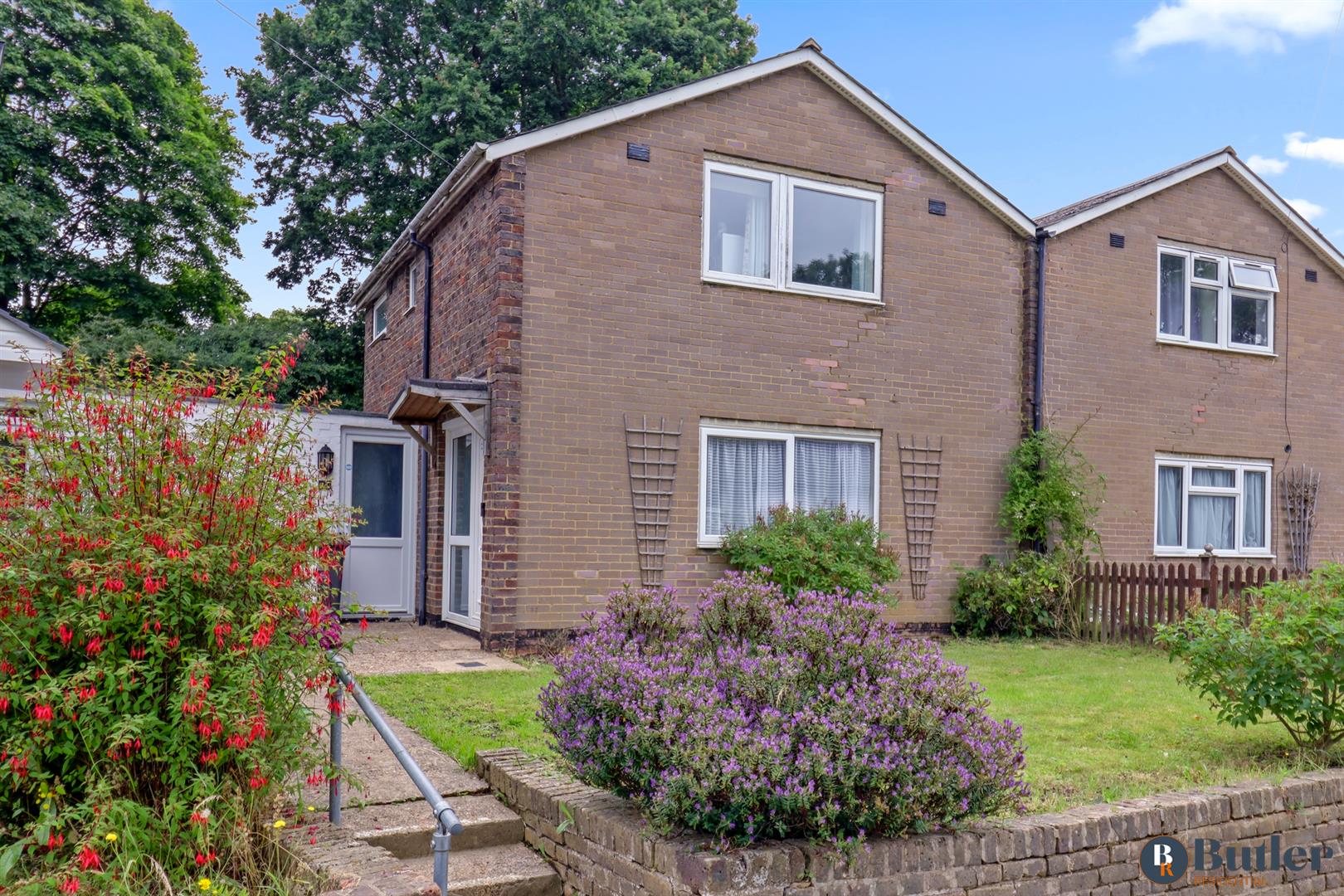 3 bed semi-detached house for sale in Mead Close, Stevenage  - Property Image 1