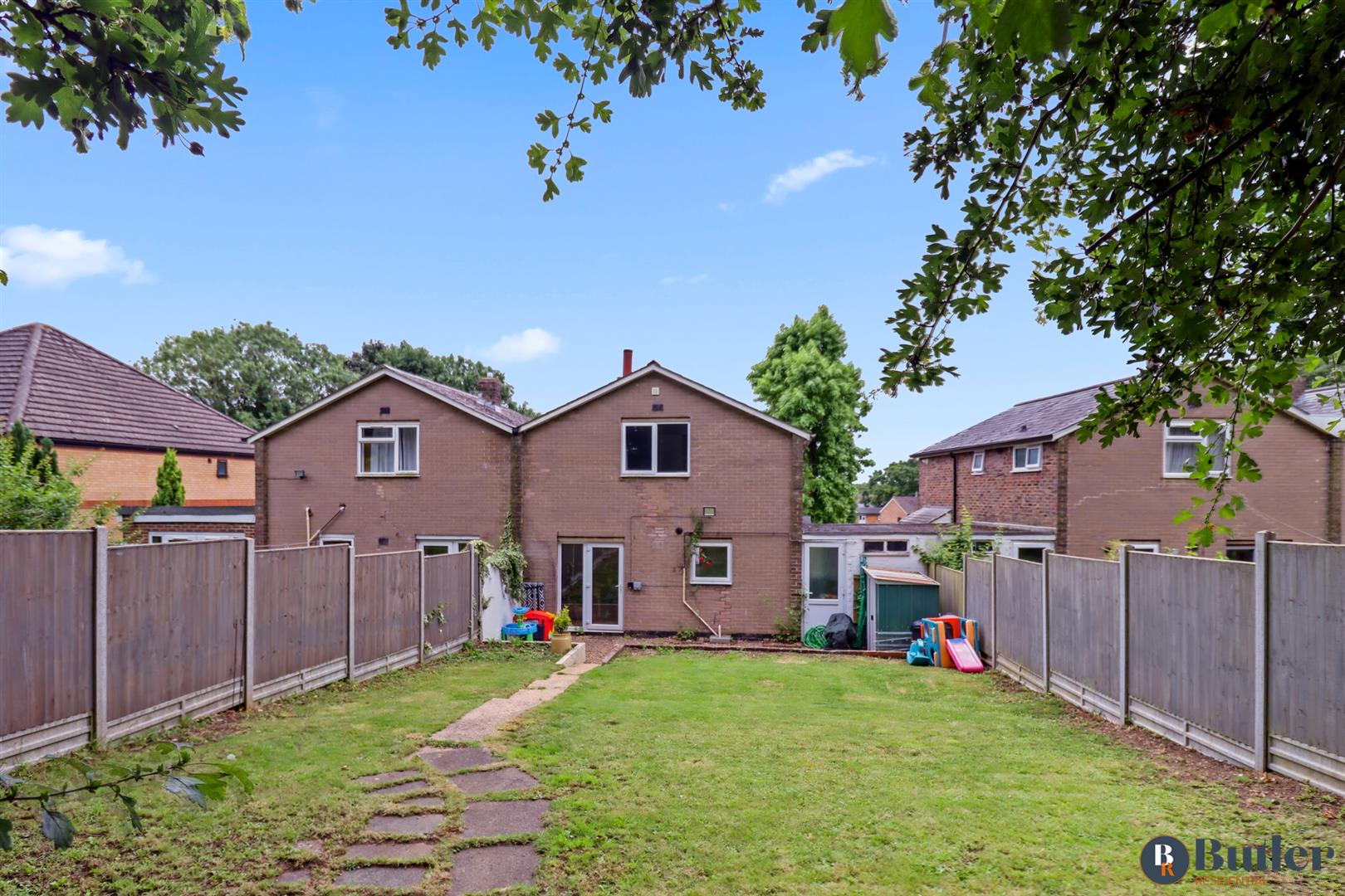 3 bed semi-detached house for sale in Mead Close, Stevenage  - Property Image 22