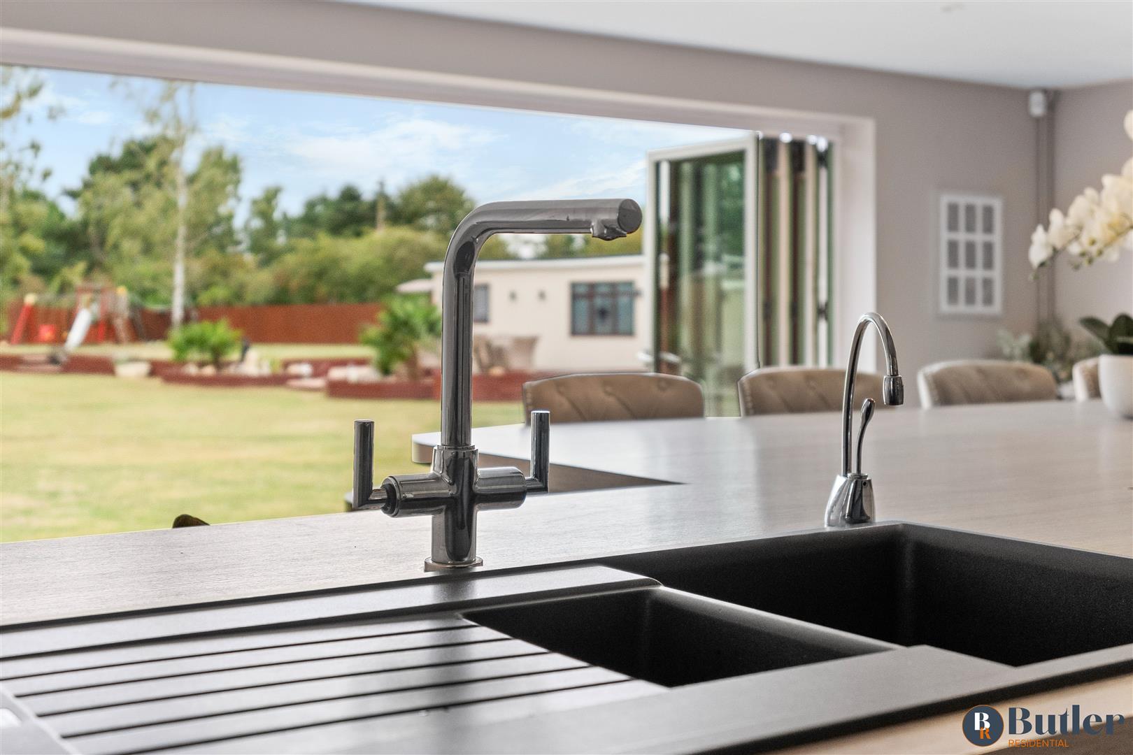 4 bed detached bungalow for sale in Meadow Green End, Landbeach 19