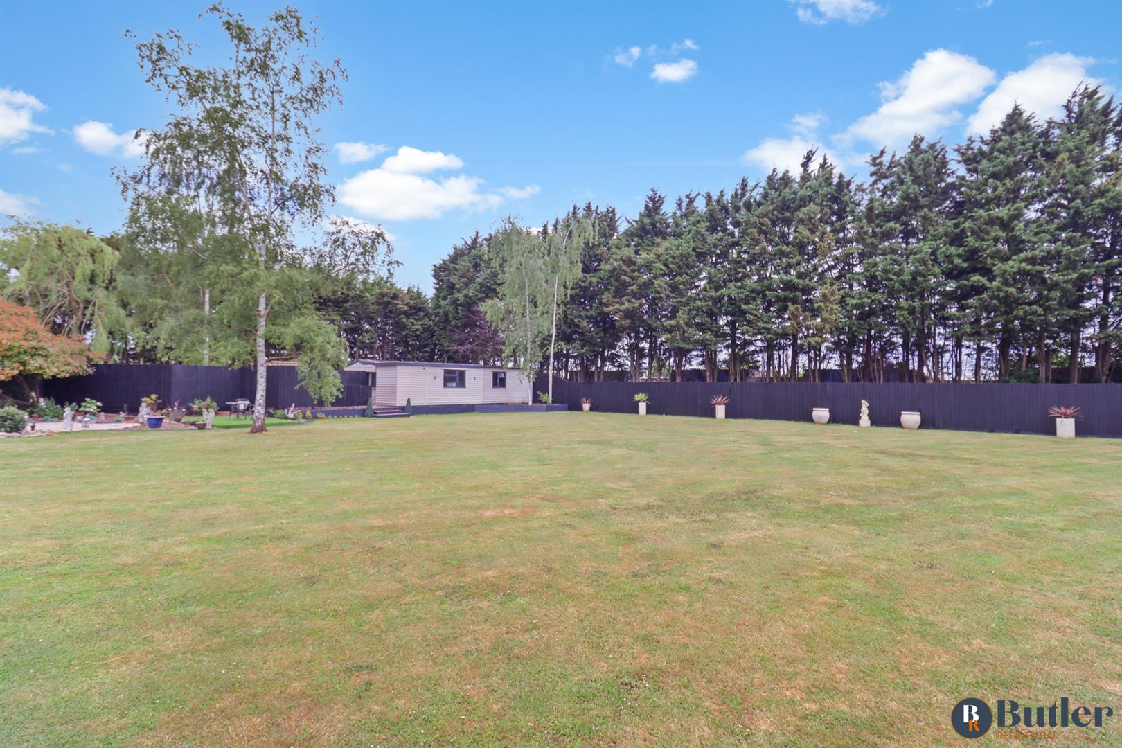 4 bed detached bungalow for sale in Meadow Green End, Landbeach 104