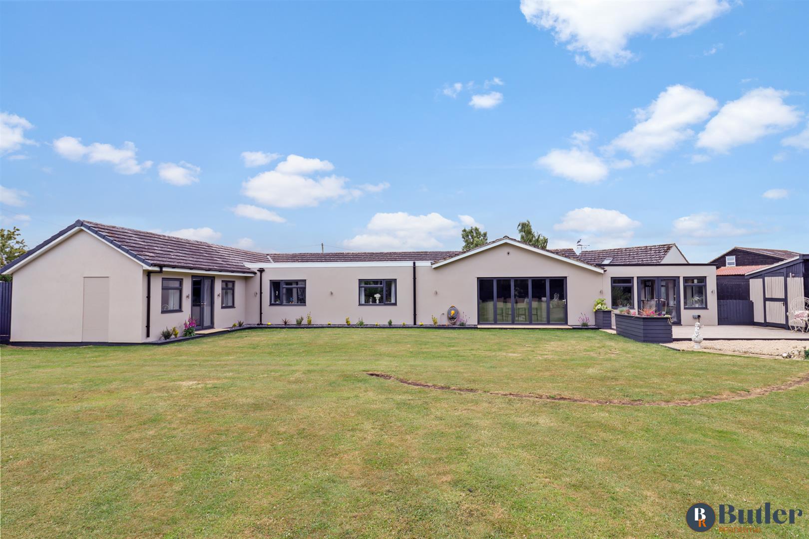 4 bed detached bungalow for sale in Meadow Green End, Landbeach 108