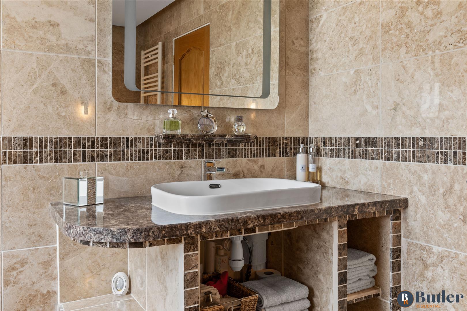 4 bed detached bungalow for sale in Meadow Green End, Landbeach 68