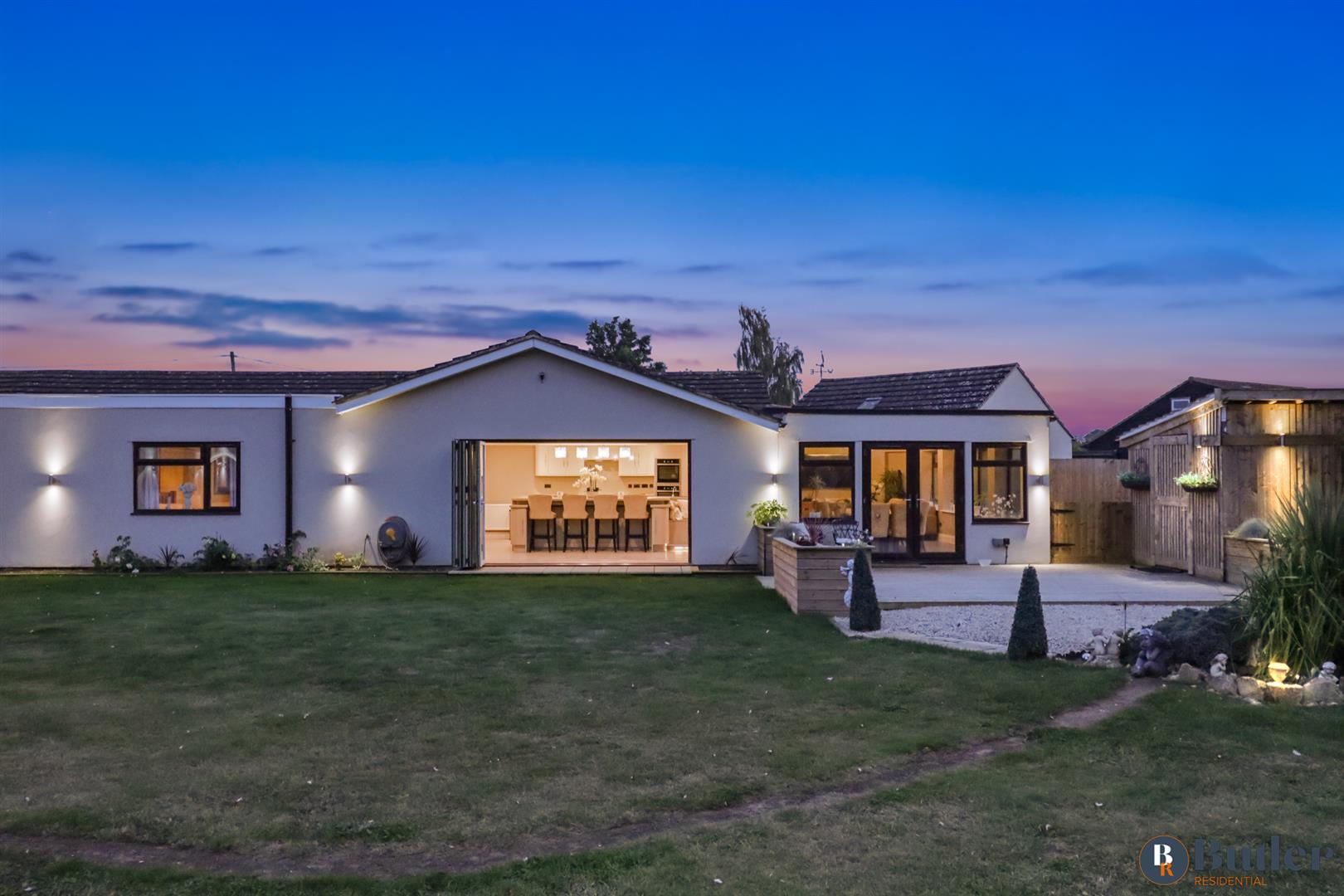 4 bed detached bungalow for sale in Meadow Green End, Landbeach 98