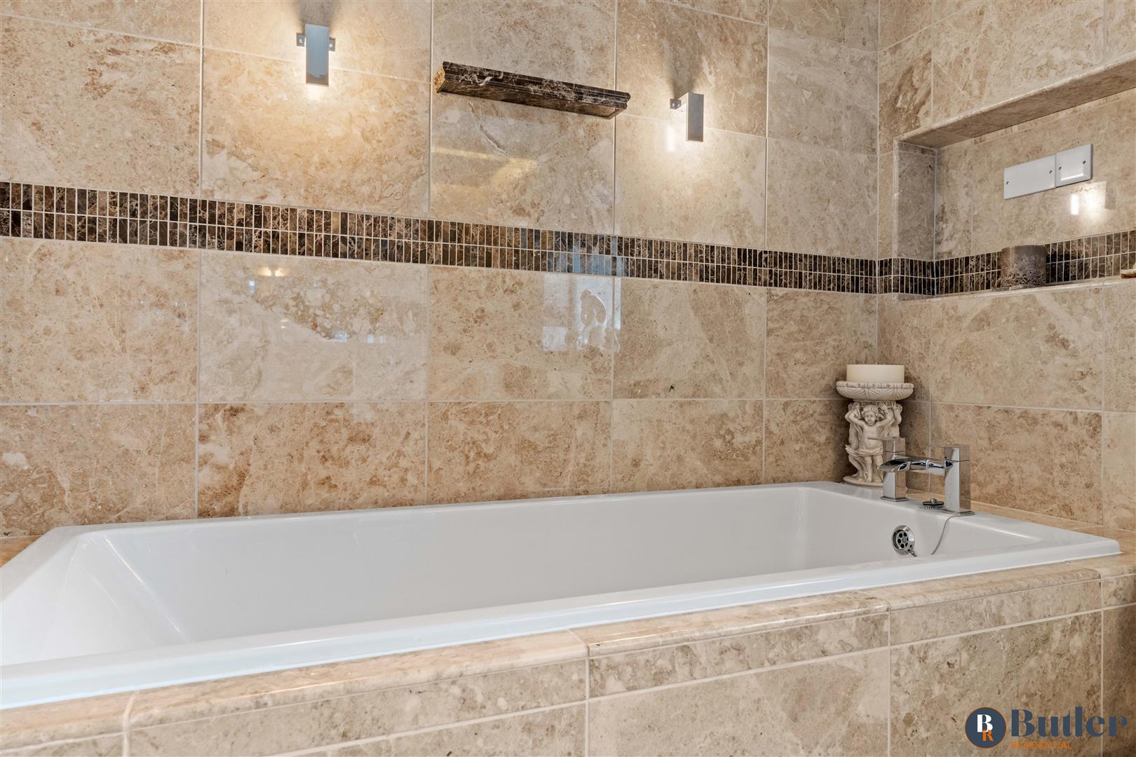 4 bed detached bungalow for sale in Meadow Green End, Landbeach 67