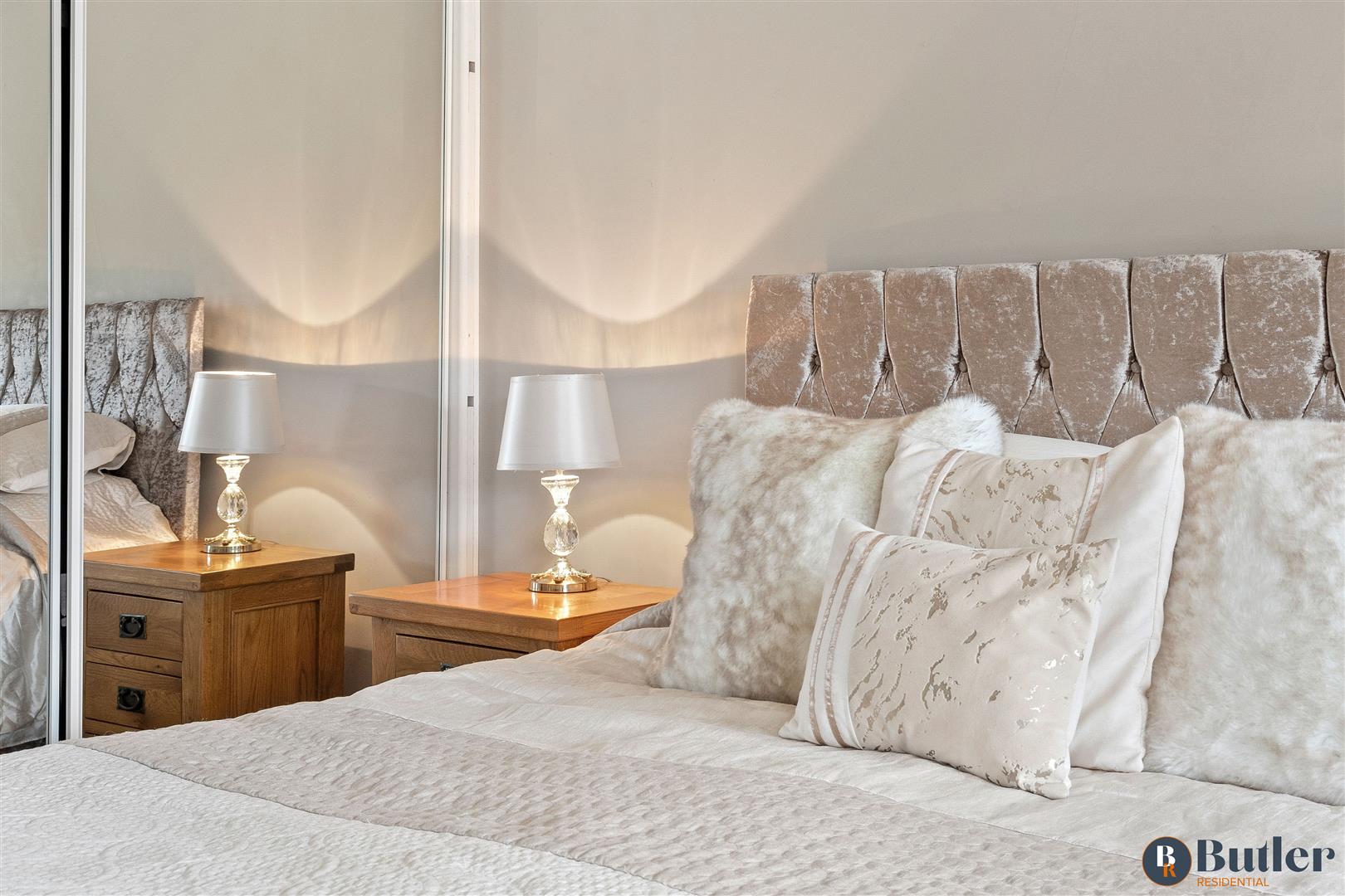 4 bed detached bungalow for sale in Meadow Green End, Landbeach 63