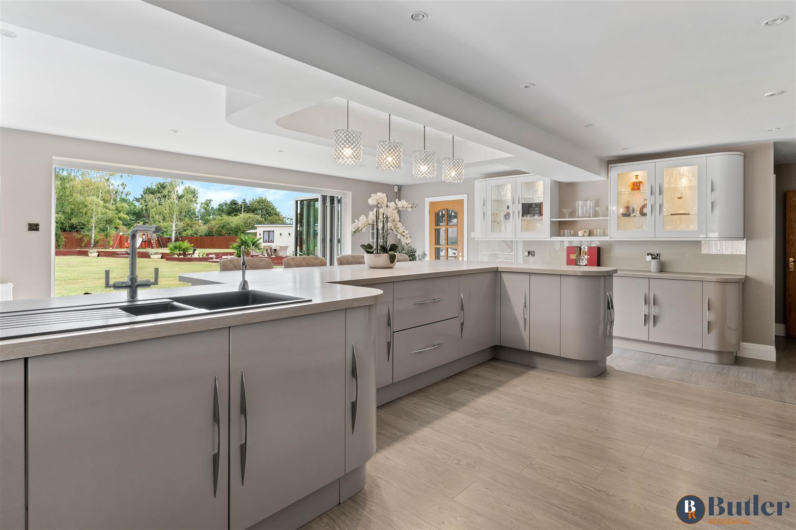 4 bed detached bungalow for sale in Meadow Green End, Landbeach 1