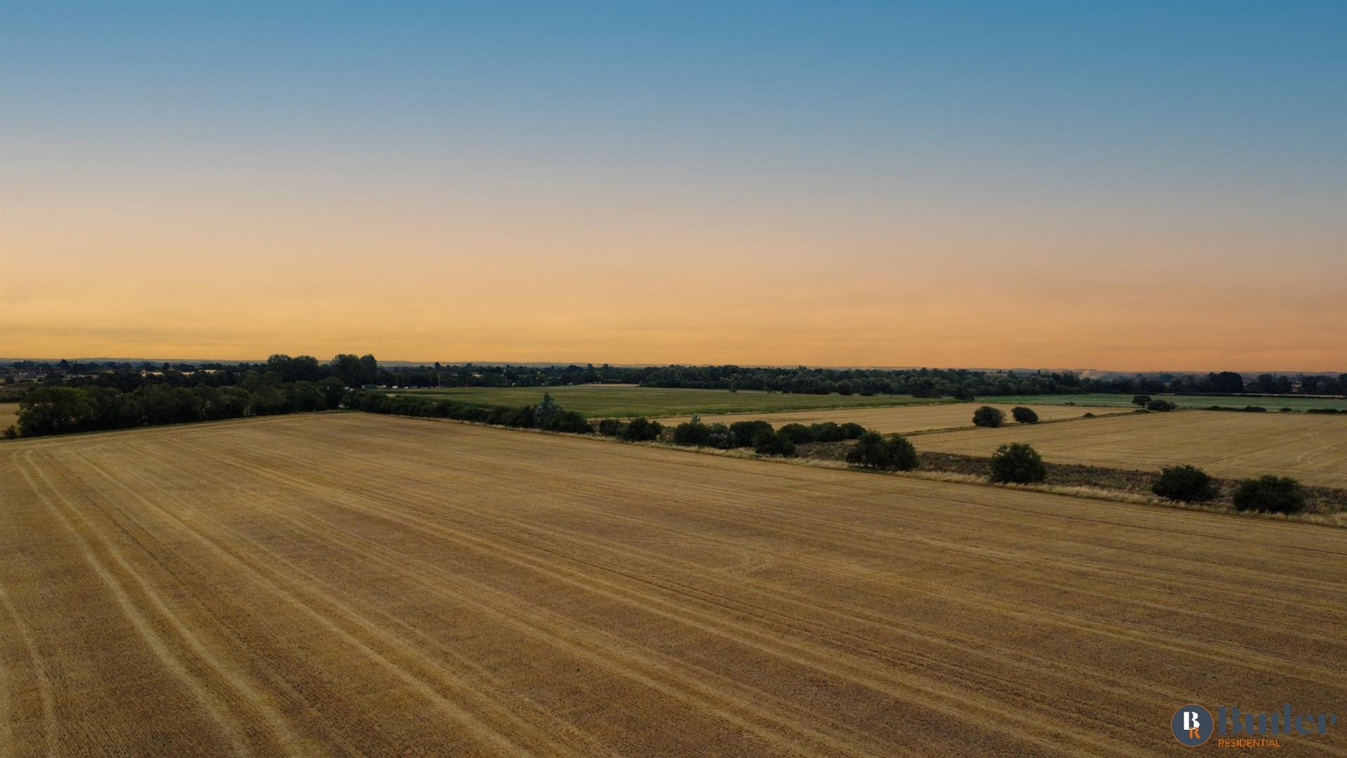 4 bed detached bungalow for sale in Meadow Green End, Landbeach 96