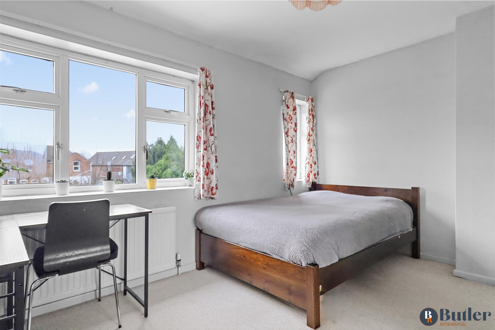 4 bed terraced house for sale in Highover Way, Hitchin 13