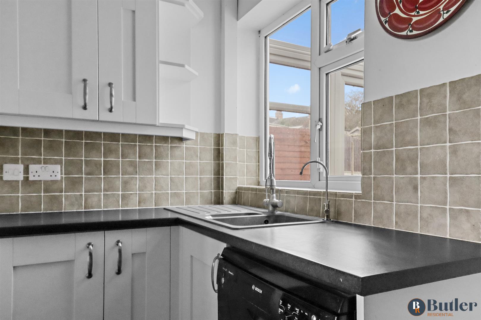 4 bed terraced house for sale in Highover Way, Hitchin 10