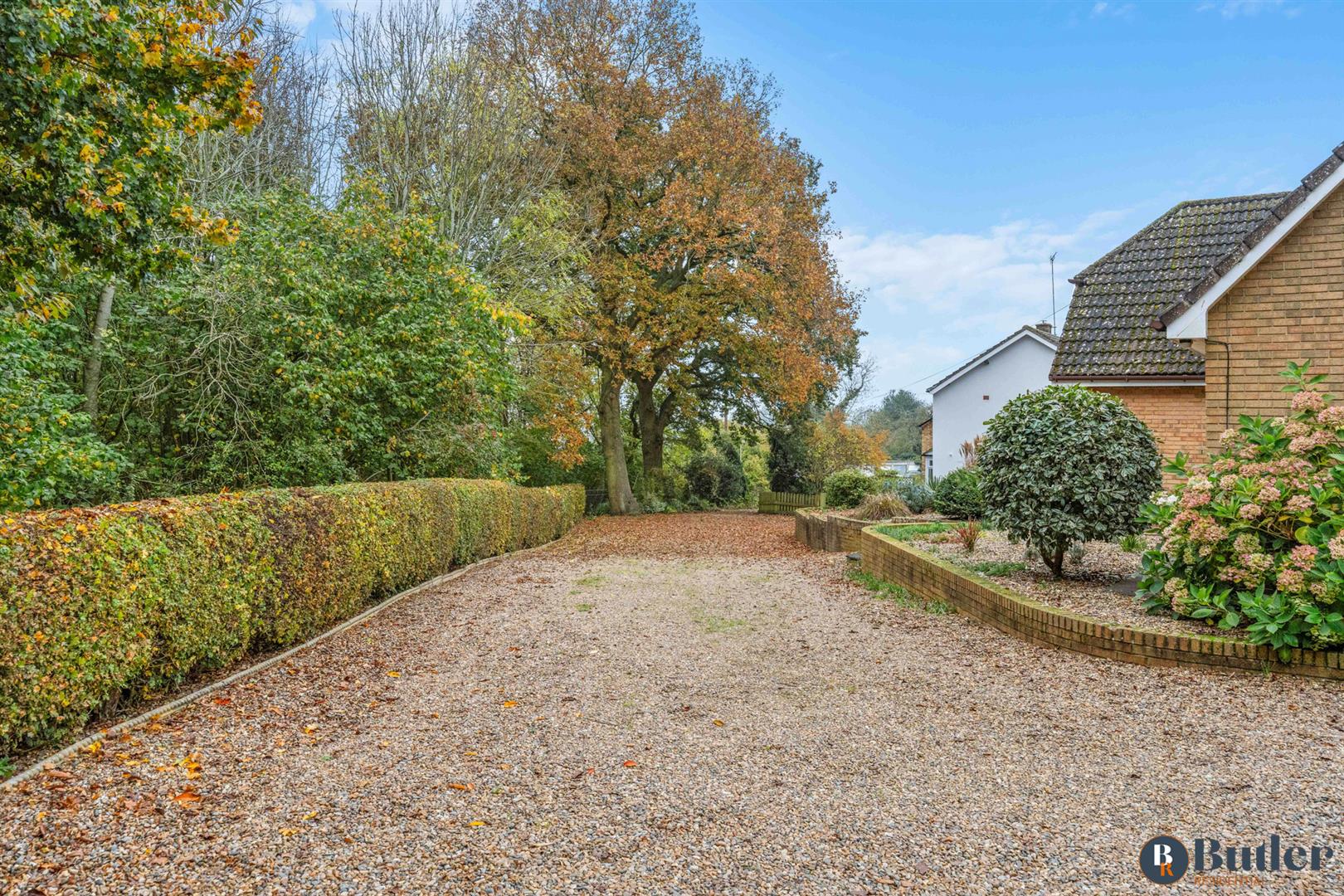 4 bed detached house for sale in Frogmore Hill, Hertford  - Property Image 91