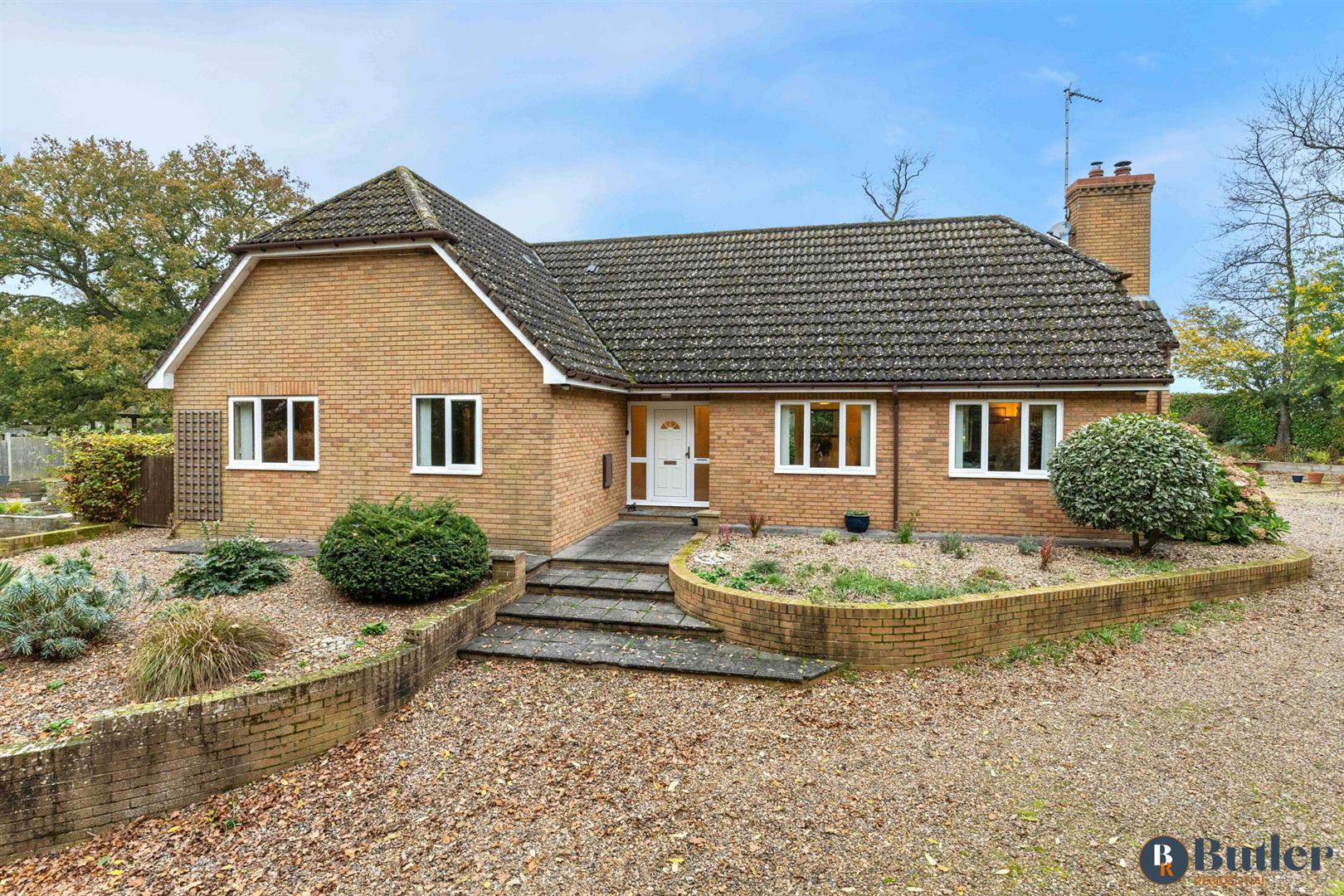 4 bed detached house for sale in Frogmore Hill, Hertford  - Property Image 2