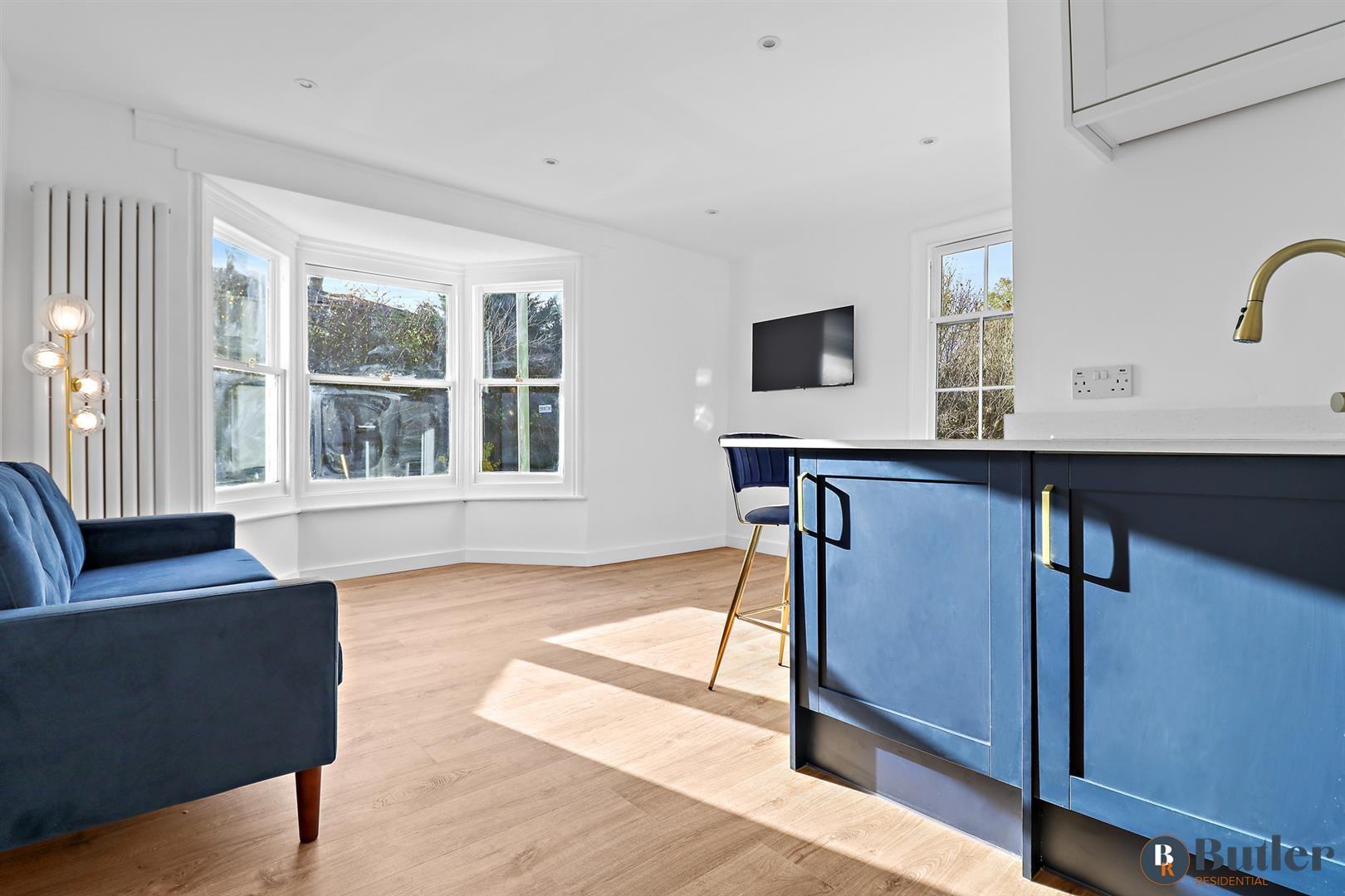 1 bed flat for sale in North Road, Hertford 1